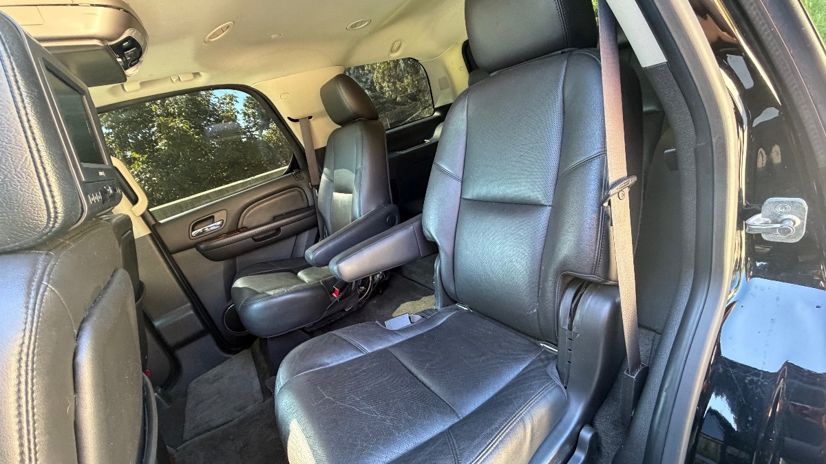 Photo 28 of this Cadillac Escalade