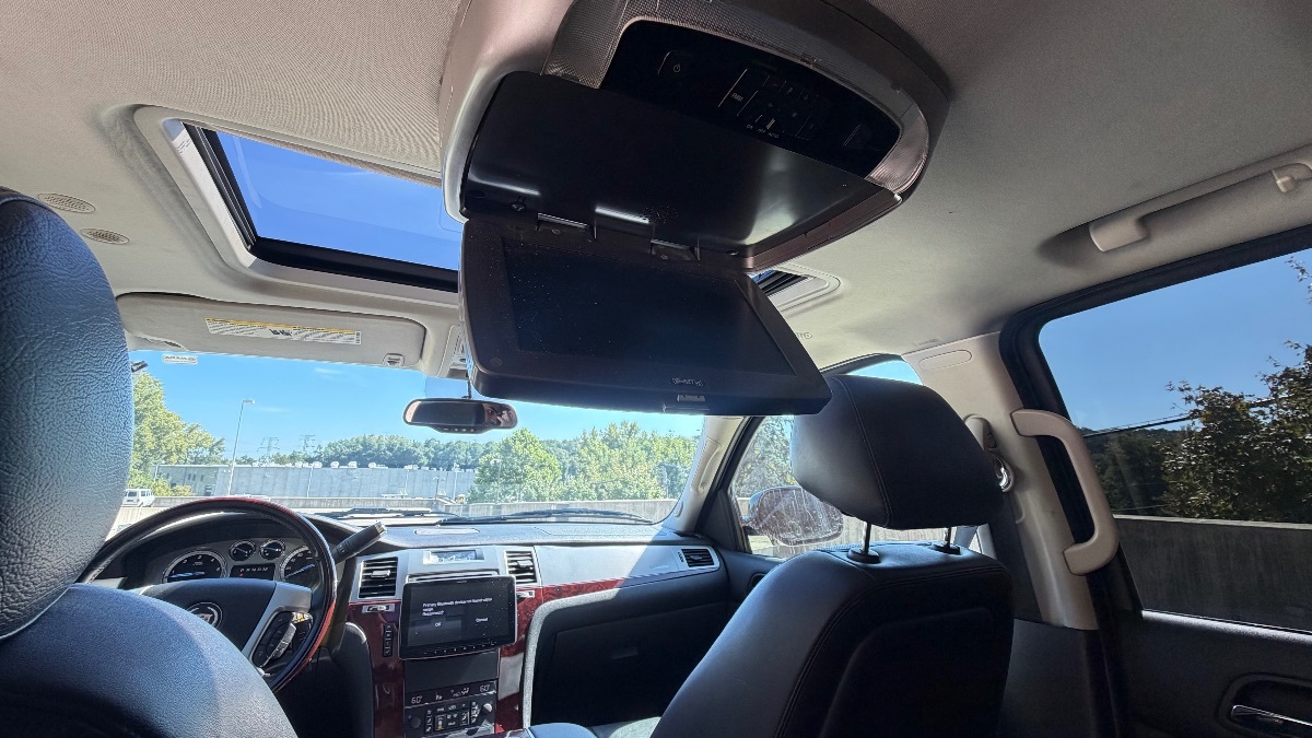 Photo 31 of this Cadillac Escalade