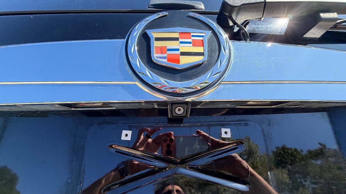 Photo 34 of this Cadillac Escalade