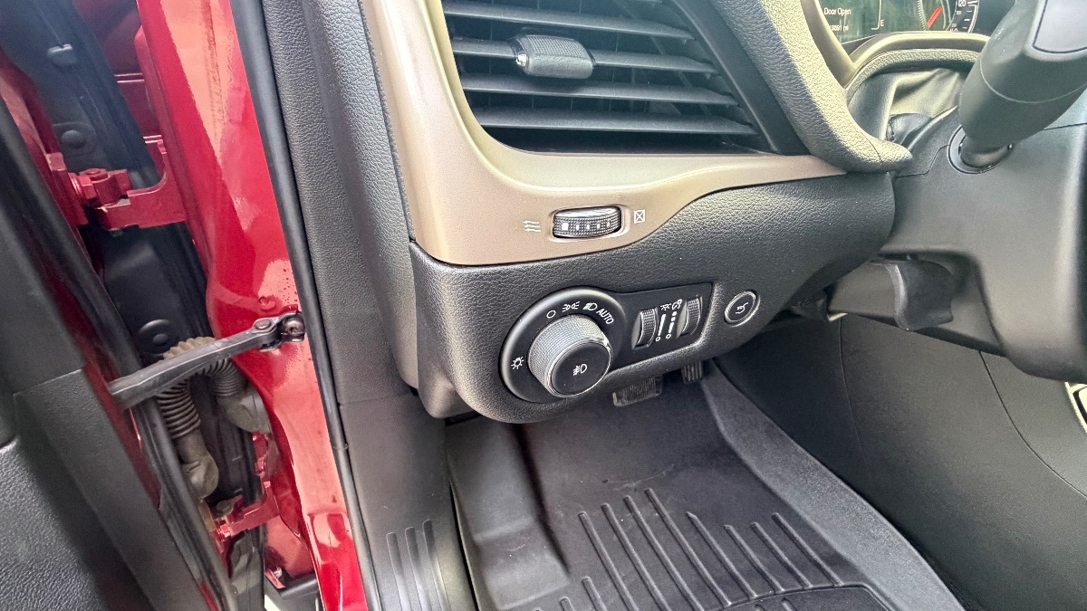 Photo 18 of this Jeep Cherokee
