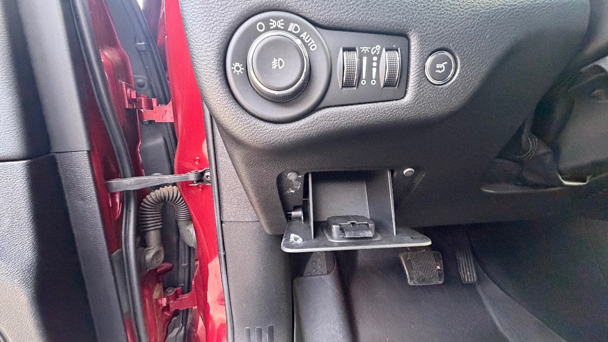 Photo 27 of this Jeep Cherokee