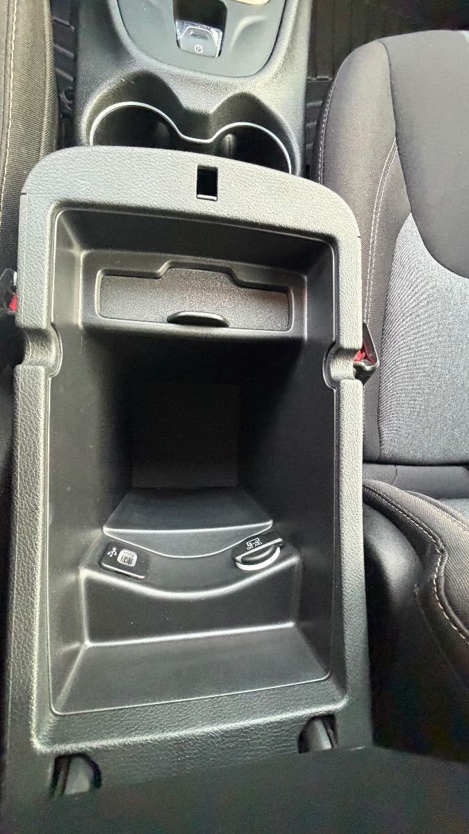 Photo 28 of this Jeep Cherokee