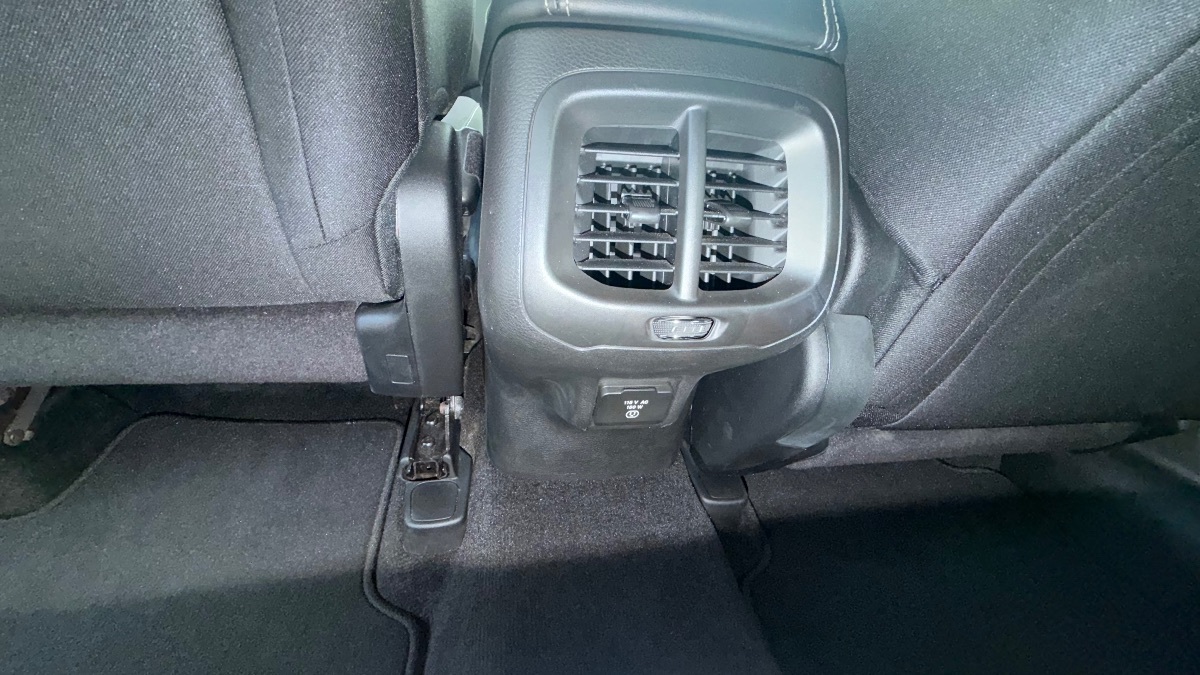 Photo 32 of this Jeep Cherokee