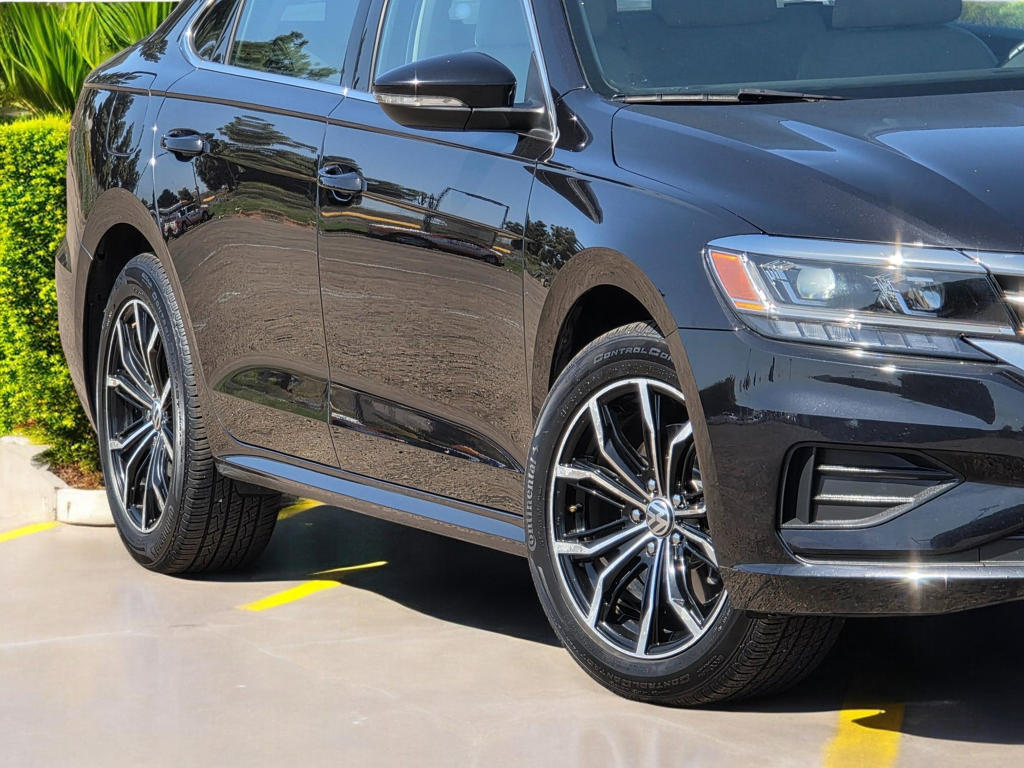 2020 Volkswagen Passat 2.0T SE photo 2