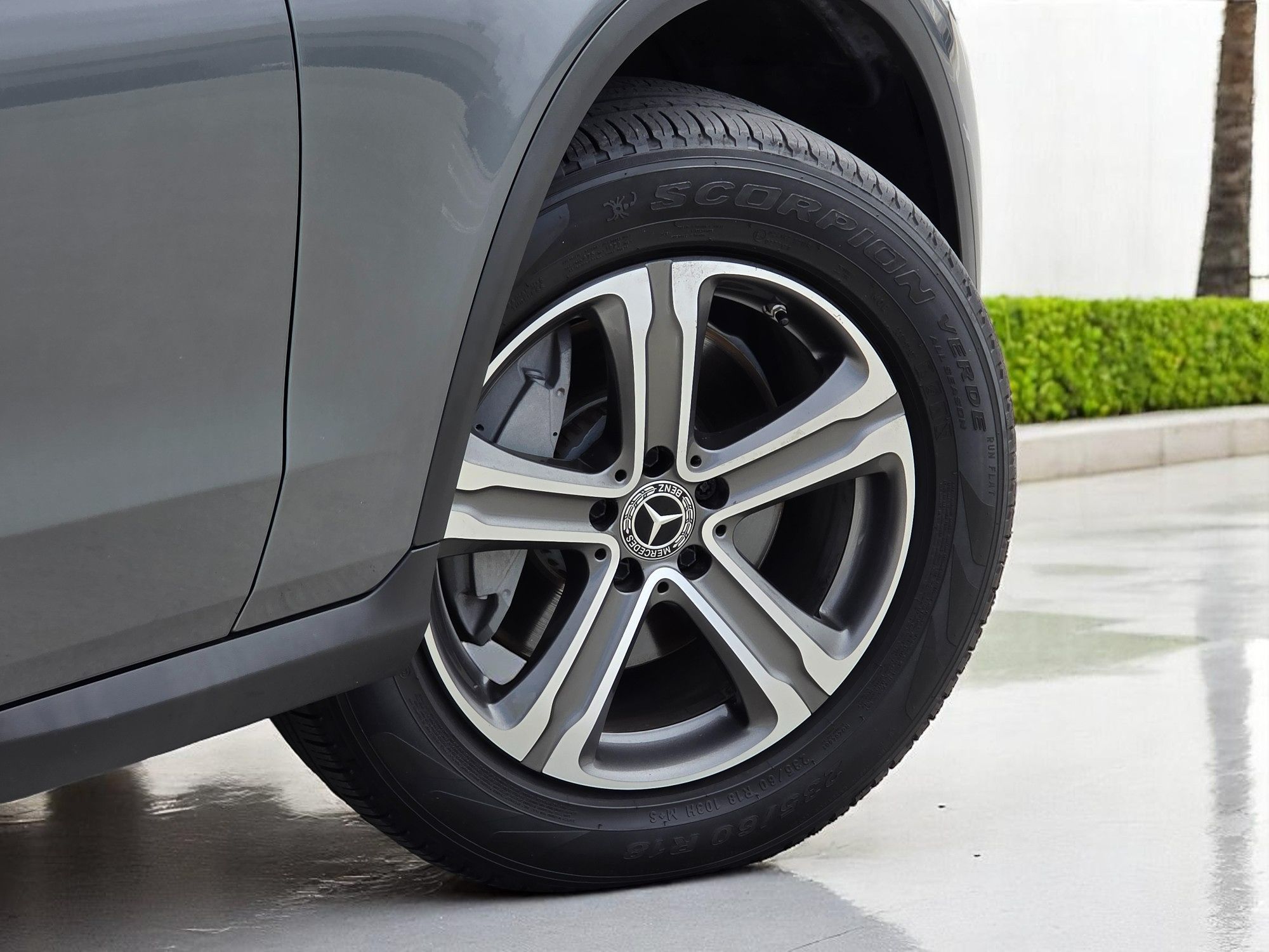 2018 Mercedes Benz GLC 300 photo 11