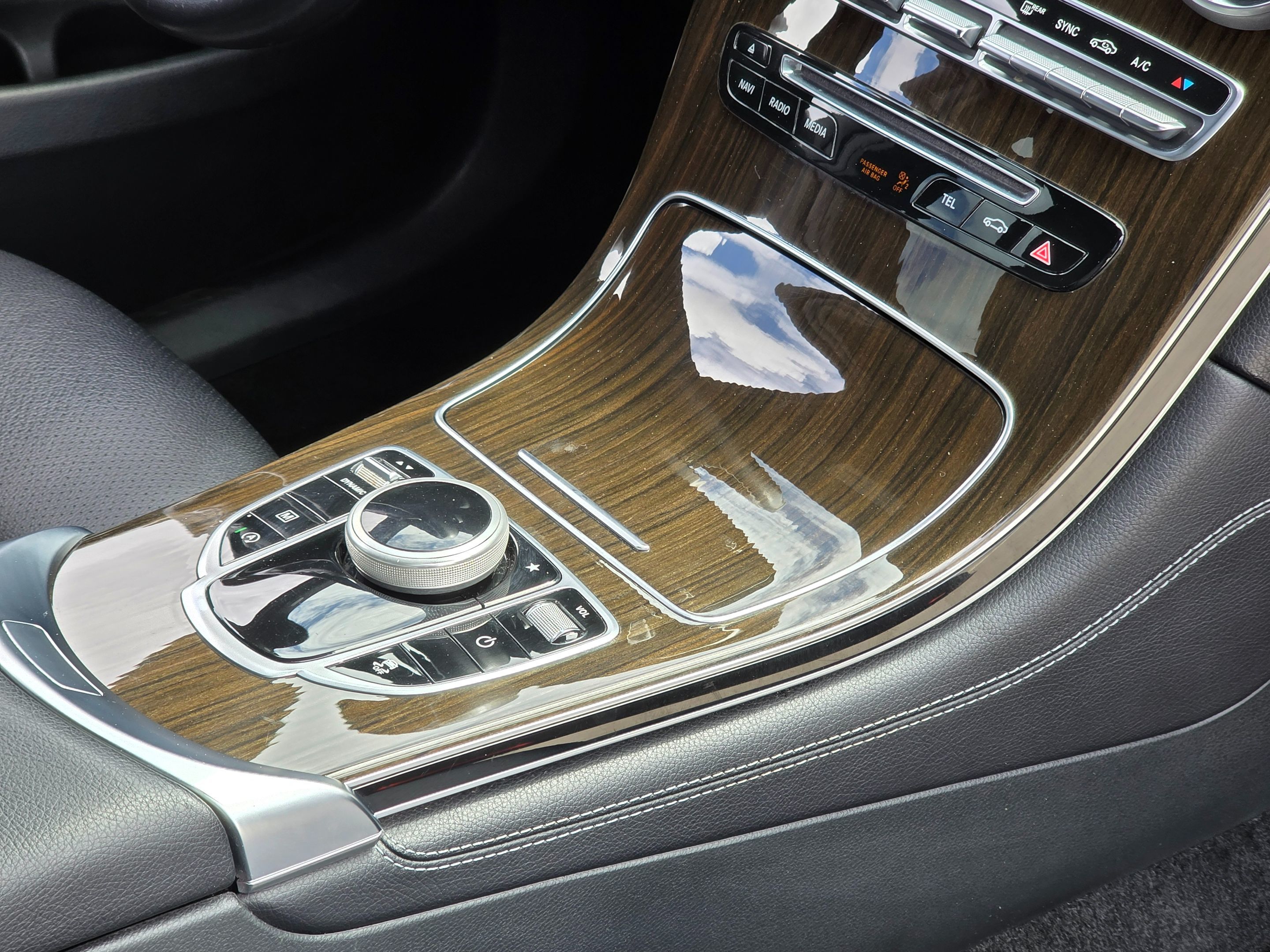 2018 Mercedes Benz GLC 300 photo 14