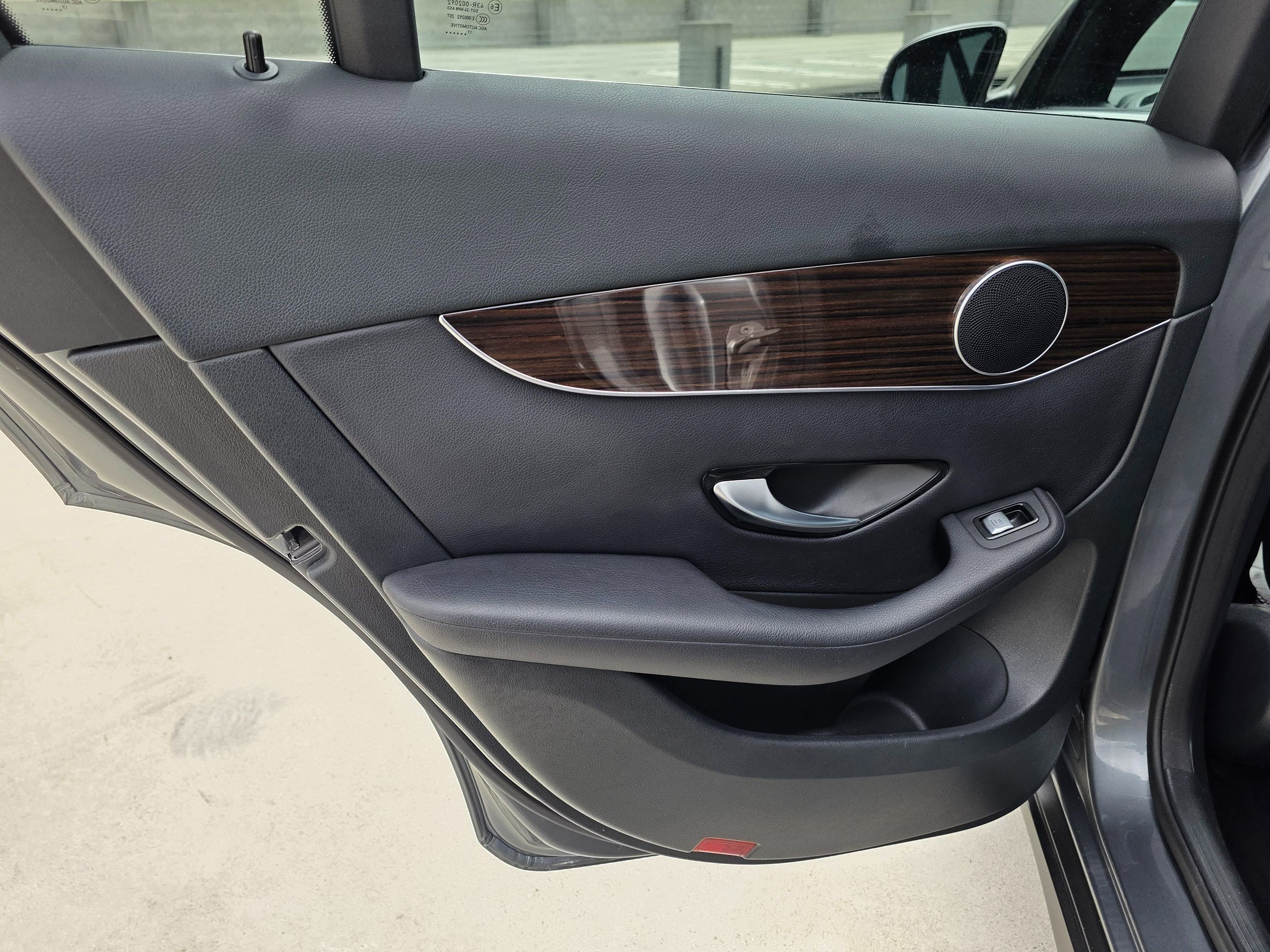 2018 Mercedes Benz GLC 300 photo 24