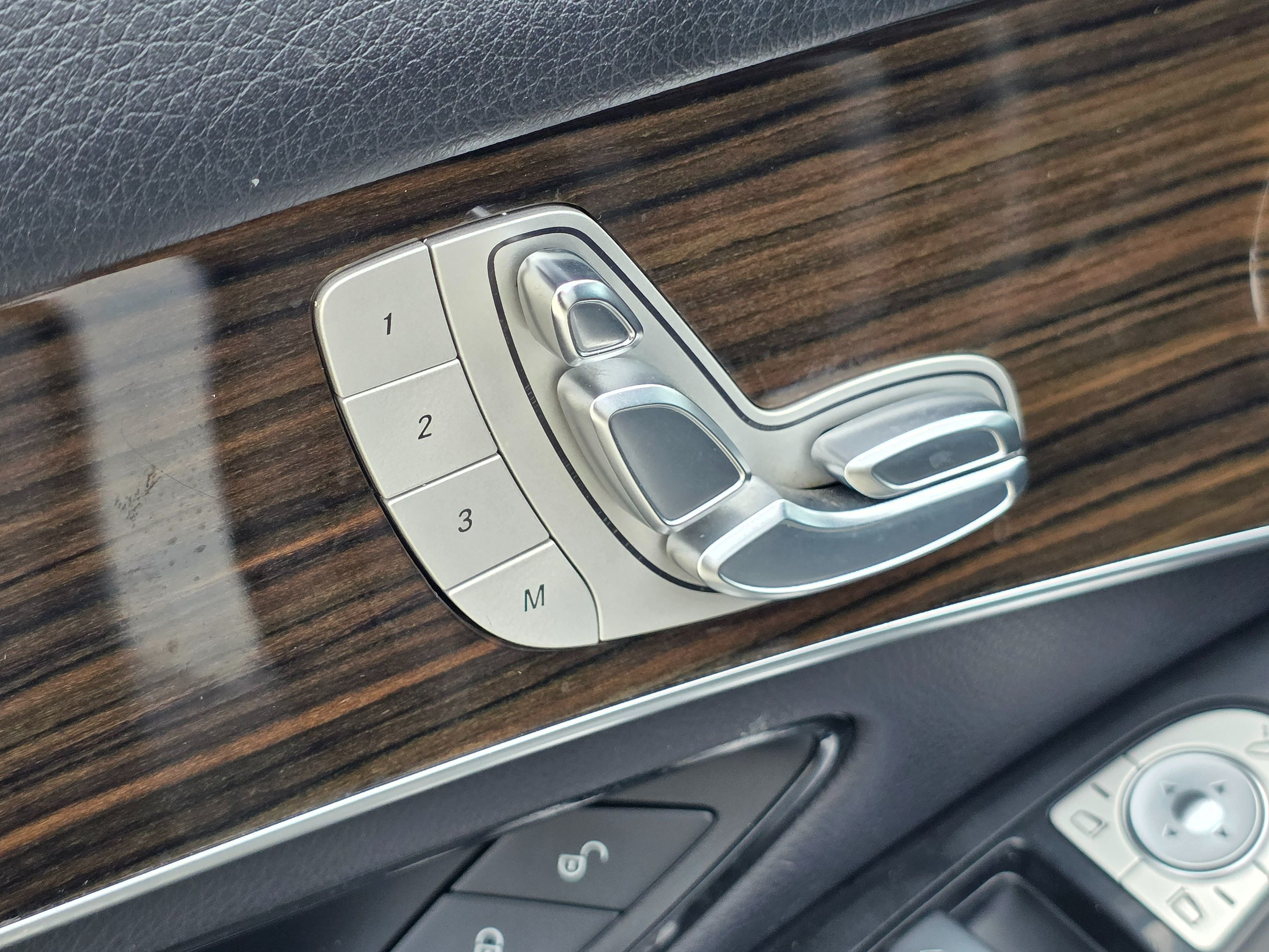 2018 Mercedes Benz GLC 300 photo 26