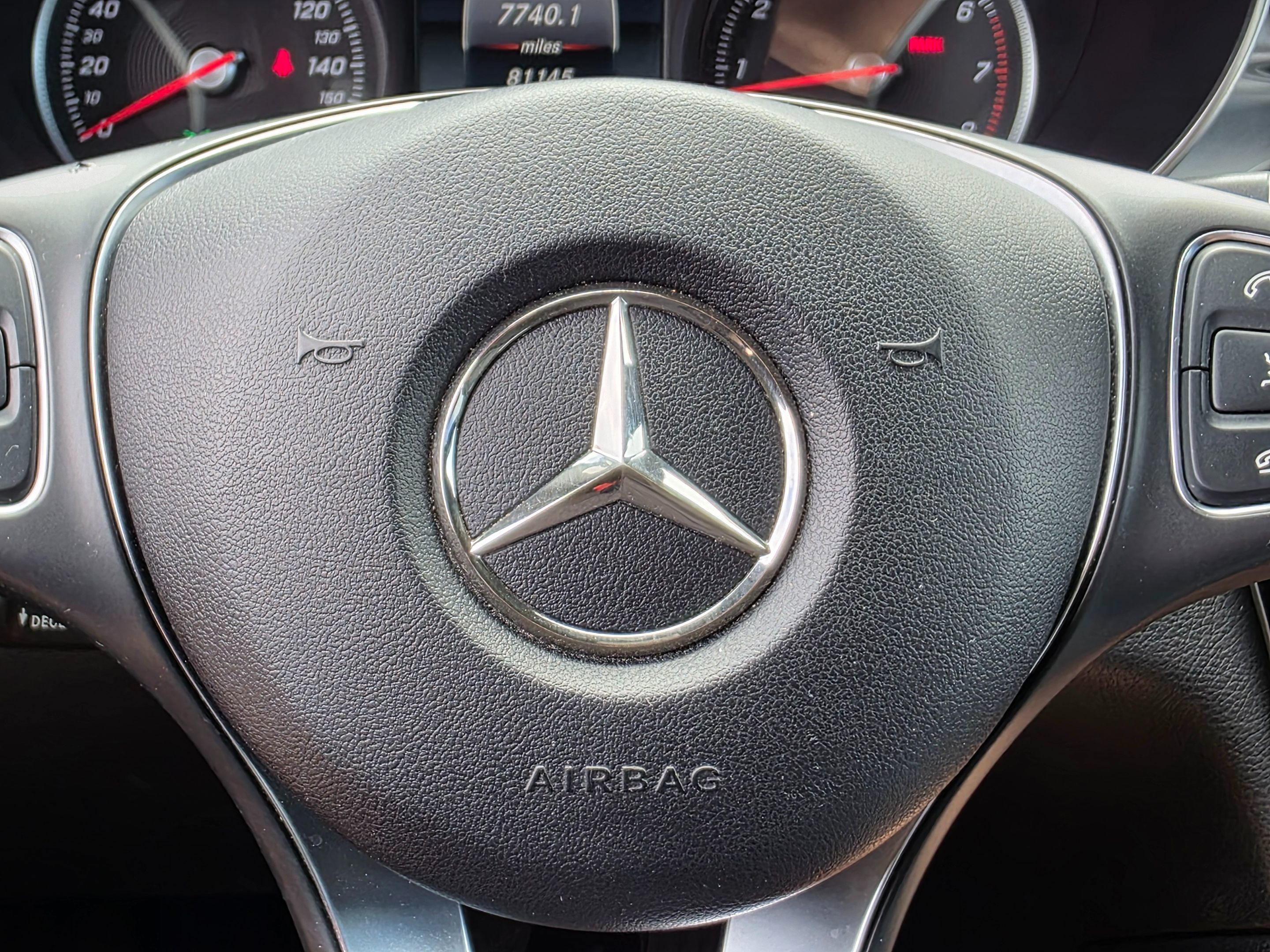 2018 Mercedes Benz GLC 300 photo 30