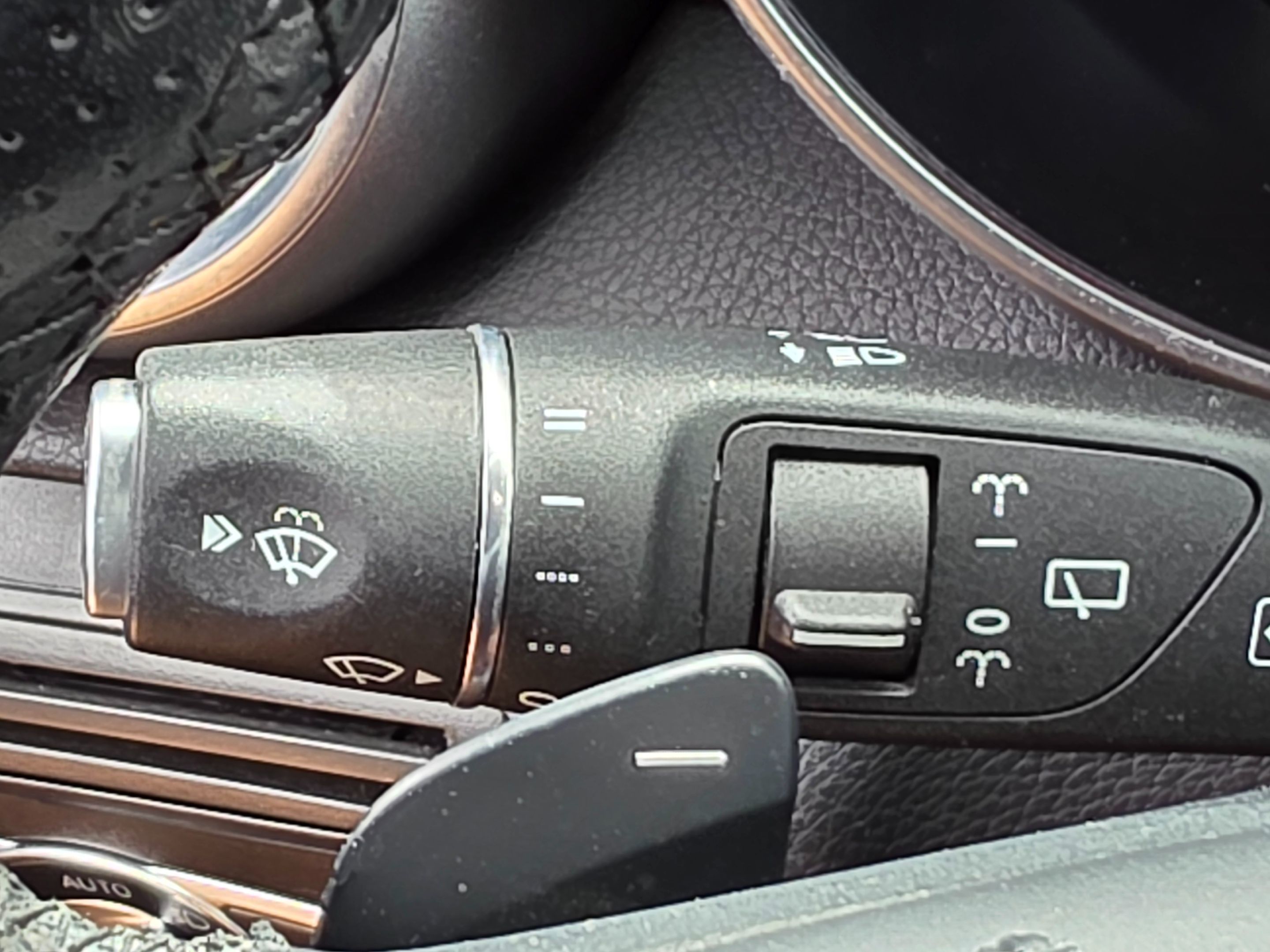 2018 Mercedes Benz GLC 300 photo 39