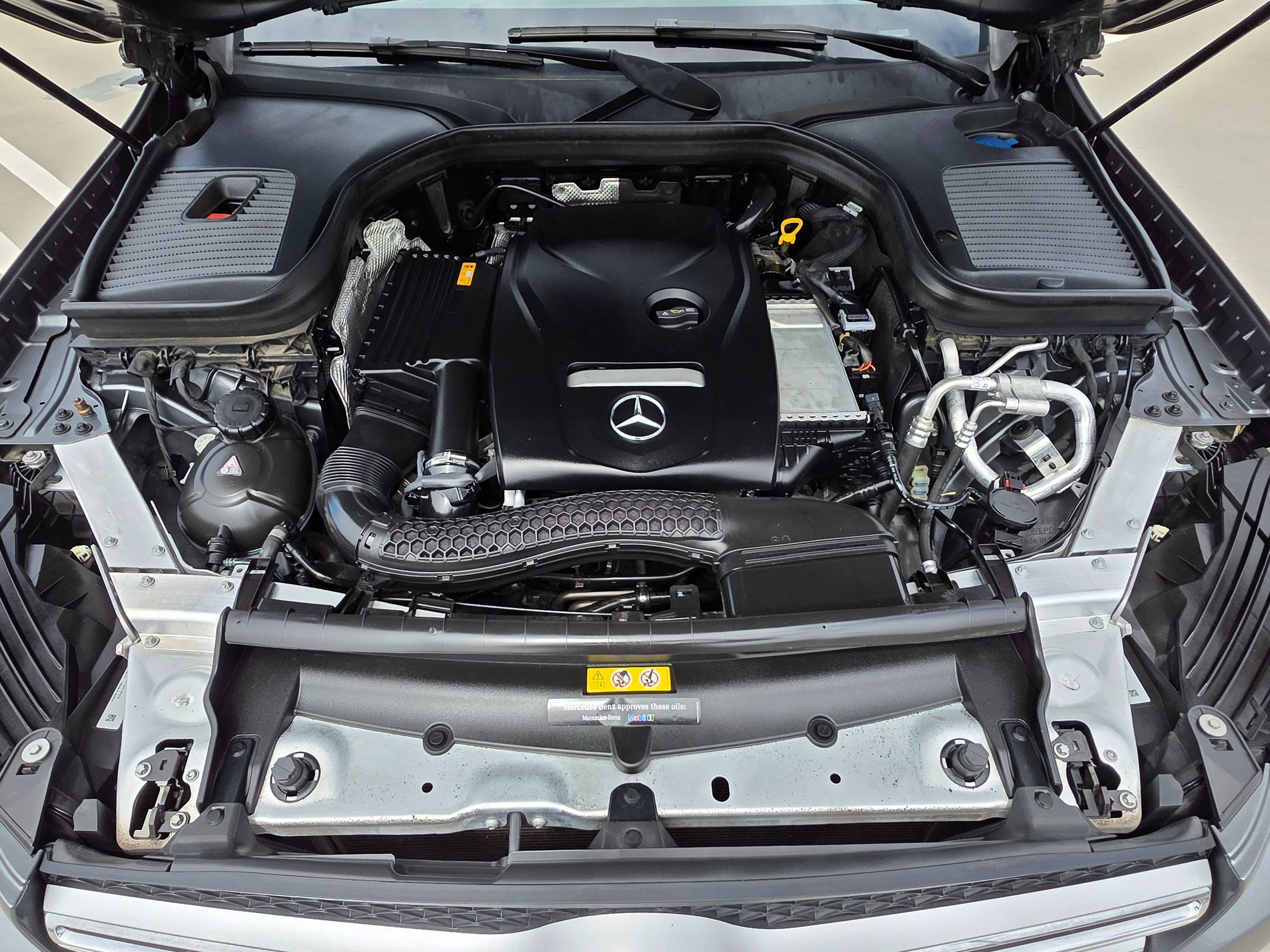2018 Mercedes Benz GLC 300 photo 43