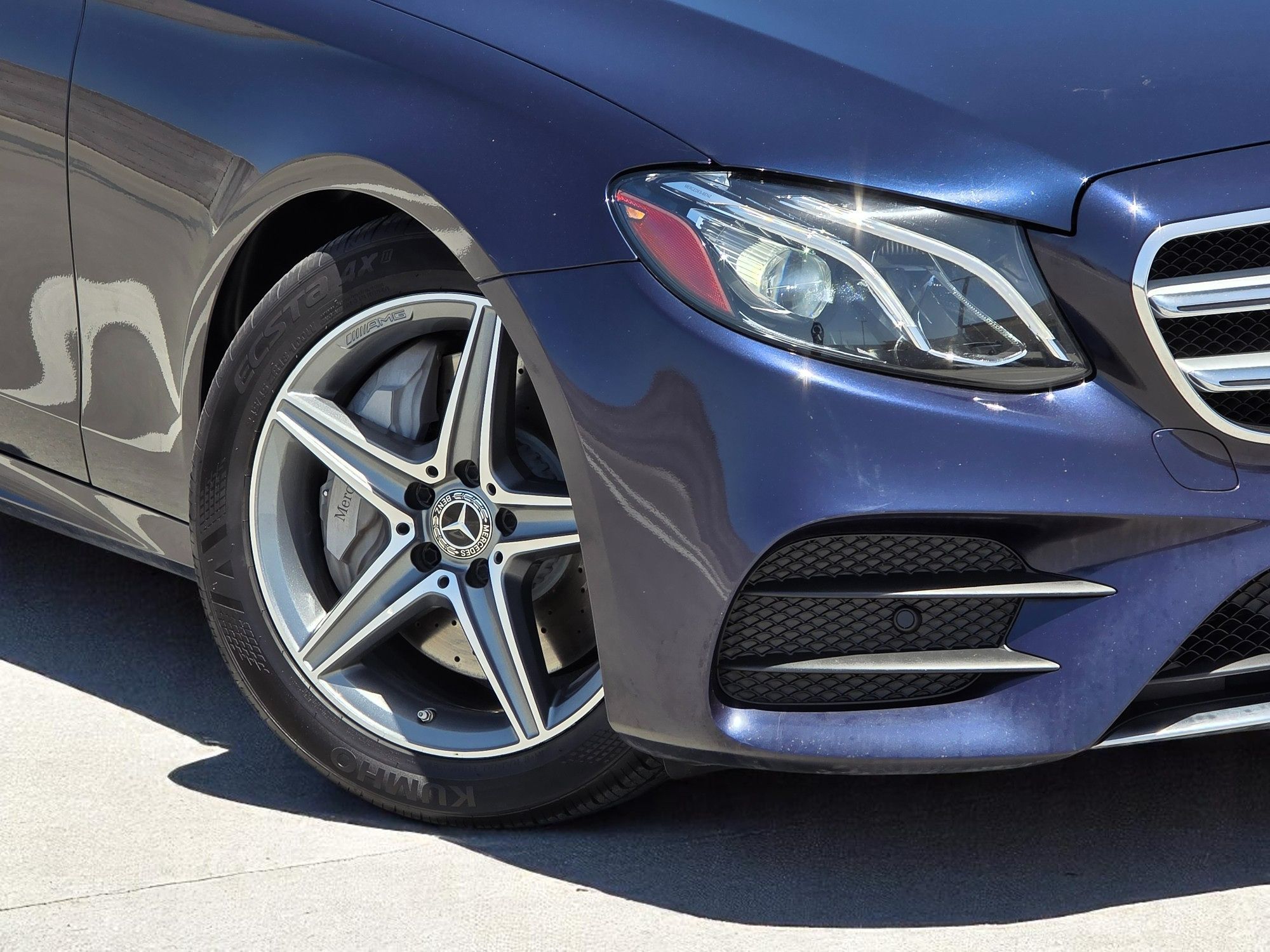 2019 Mercedes Benz E 300 Sedan photo 4