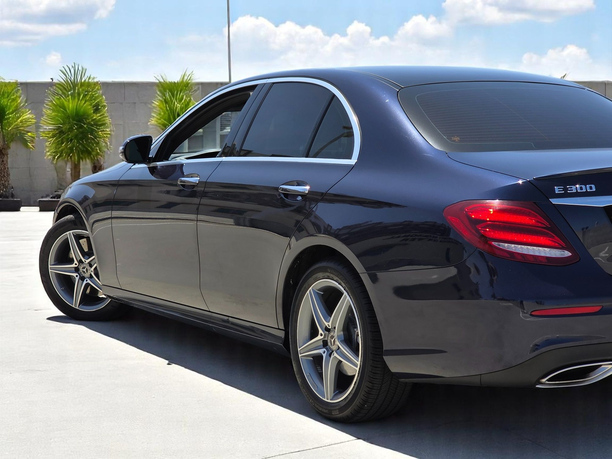 2019 Mercedes Benz E 300 Sedan photo 10