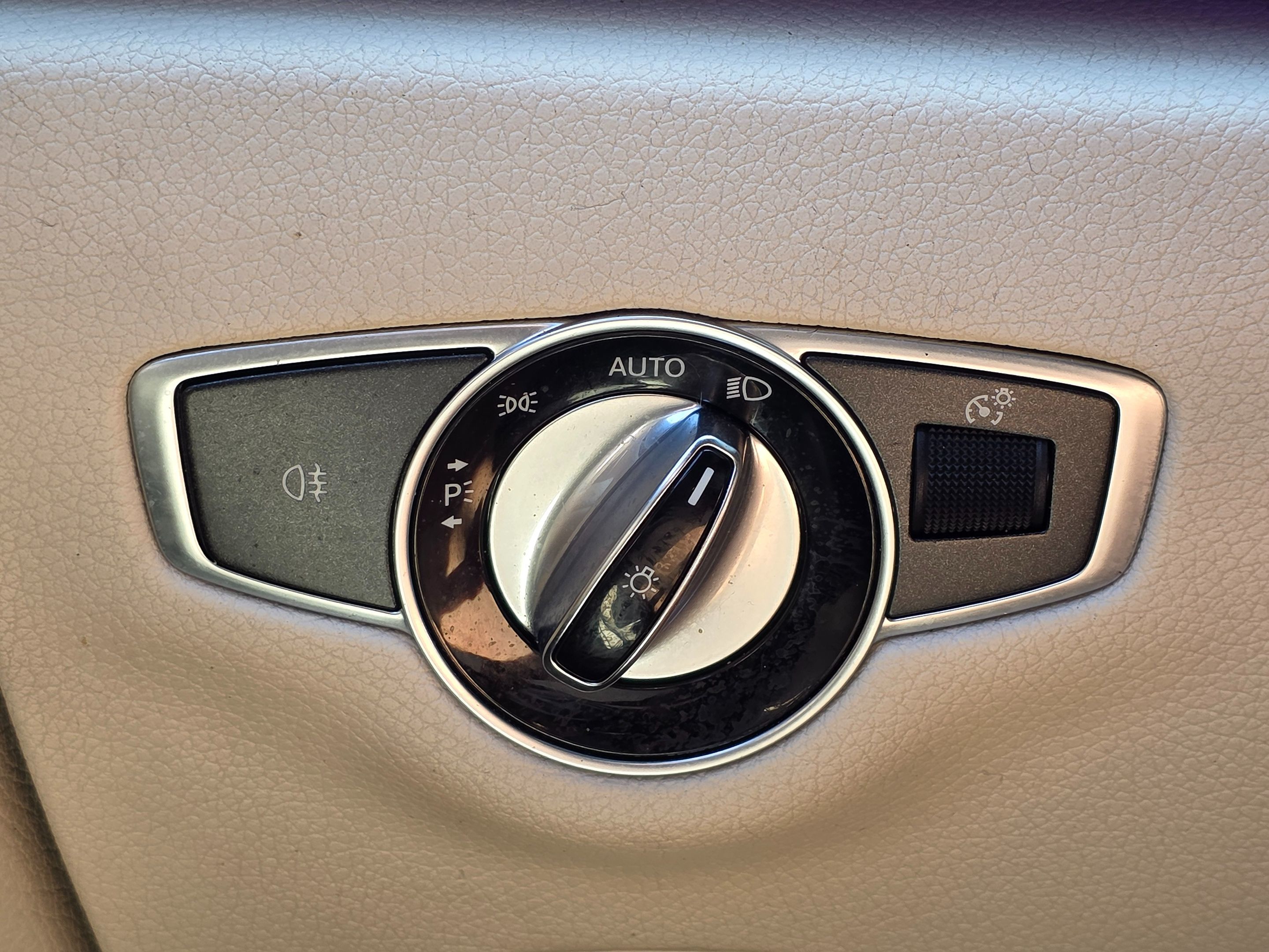 2019 Mercedes Benz E 300 Sedan photo 42