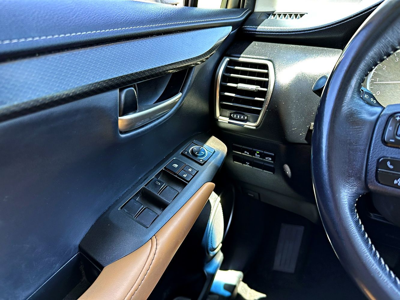 2015 Lexus NX 200t Luxury photo 19