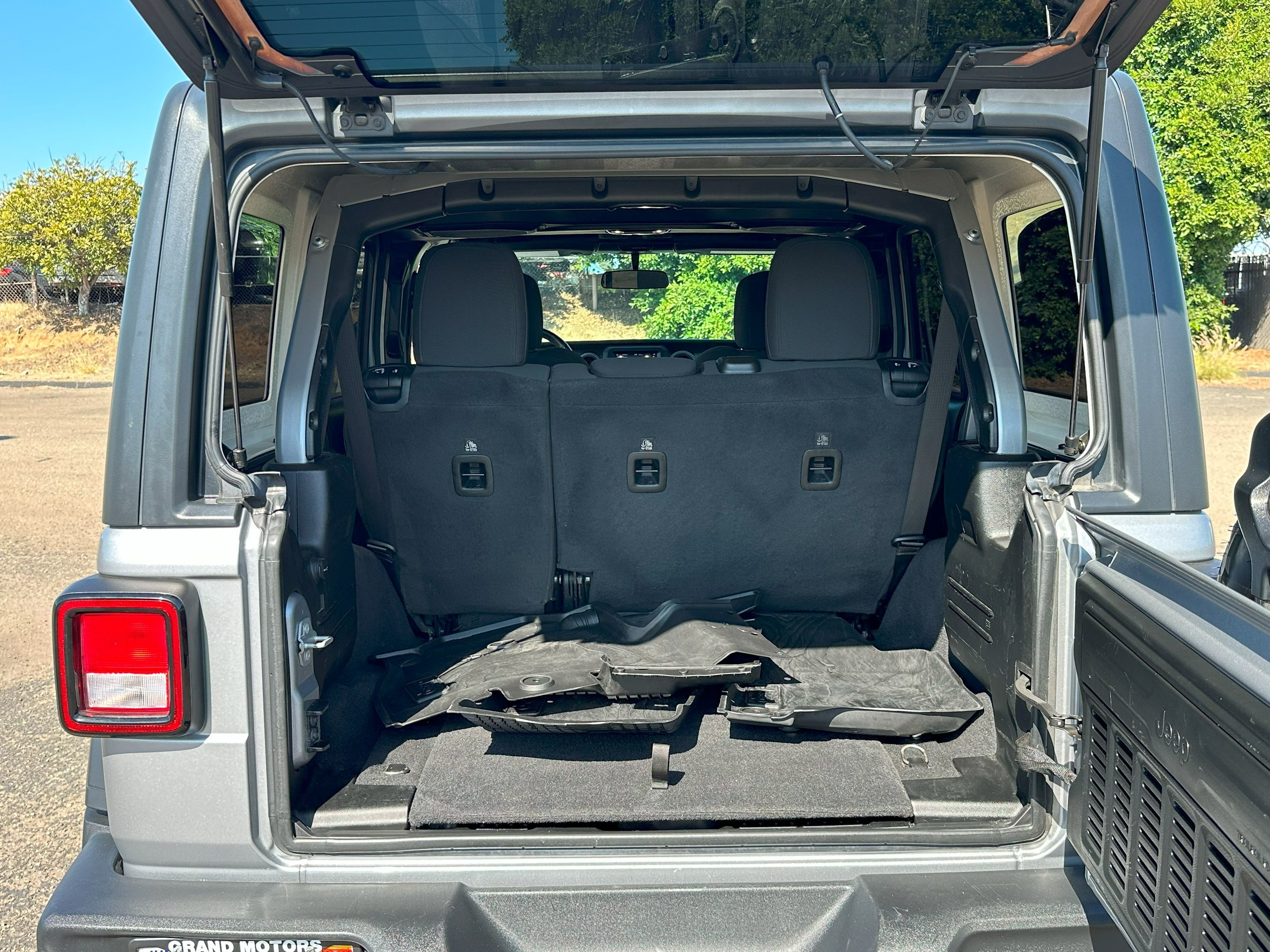 2021 Jeep Wrangler Unlimited Sport S photo 25