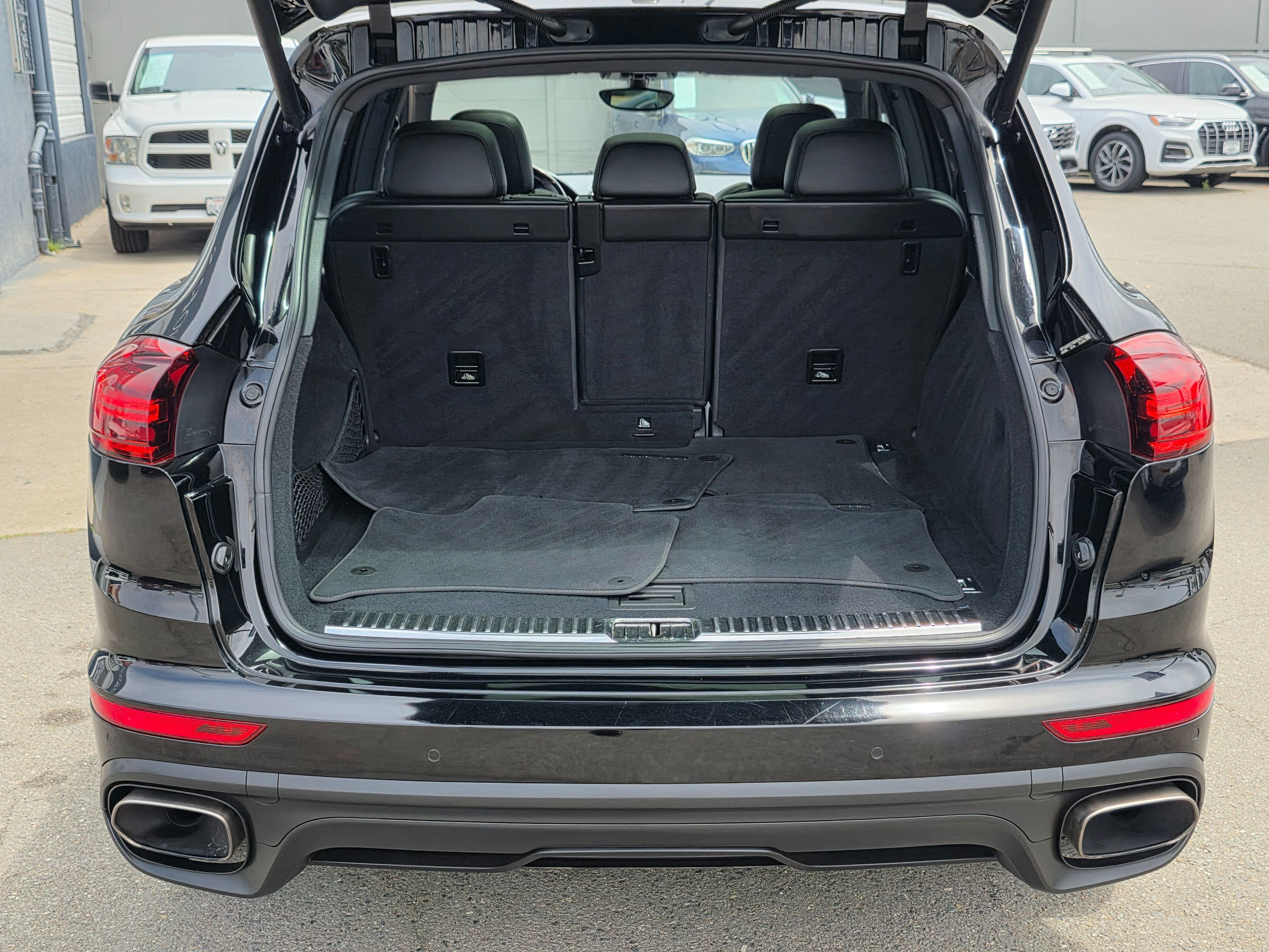 2016 Porsche Cayenne photo 22