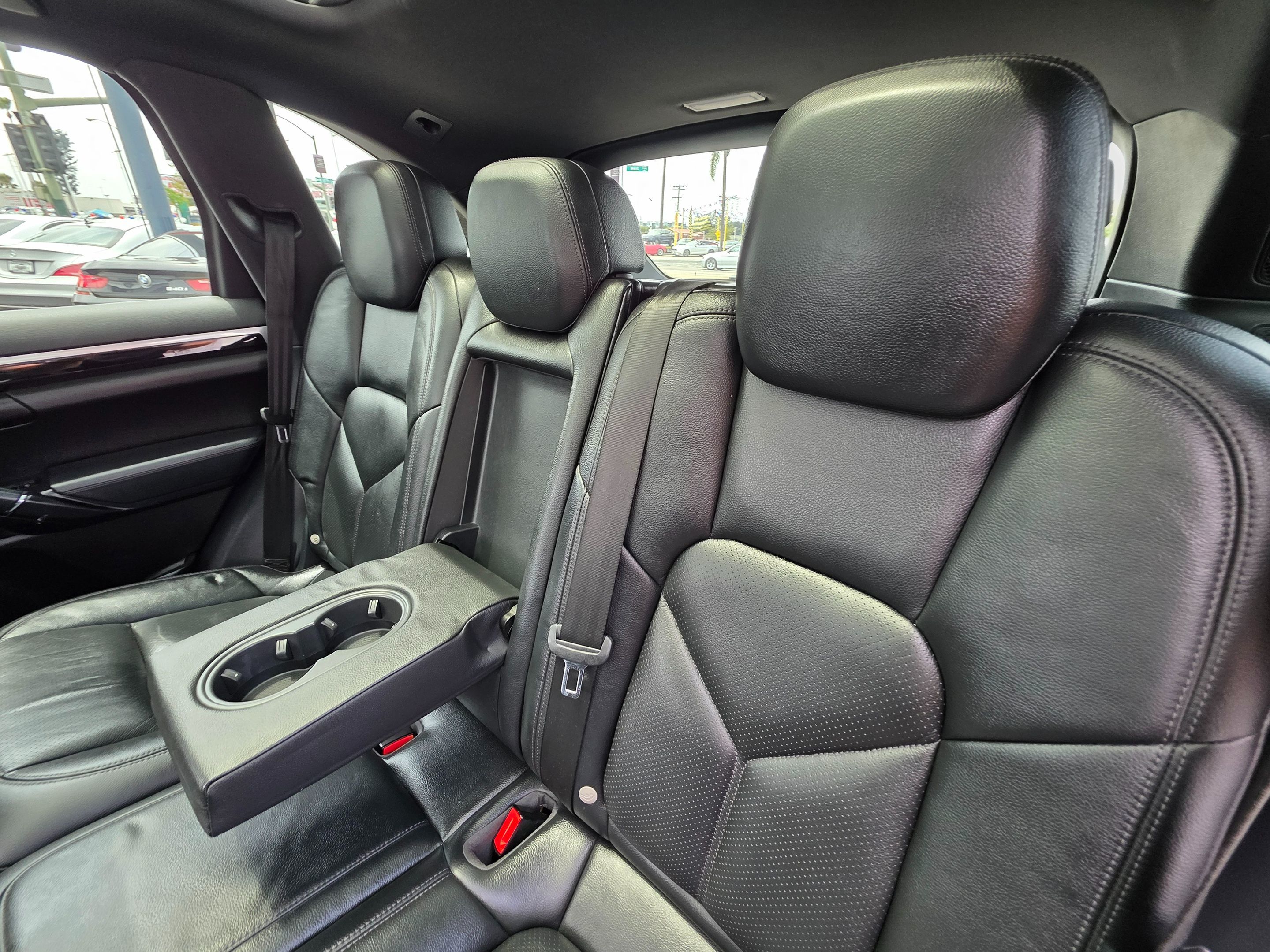 2016 Porsche Cayenne photo 28