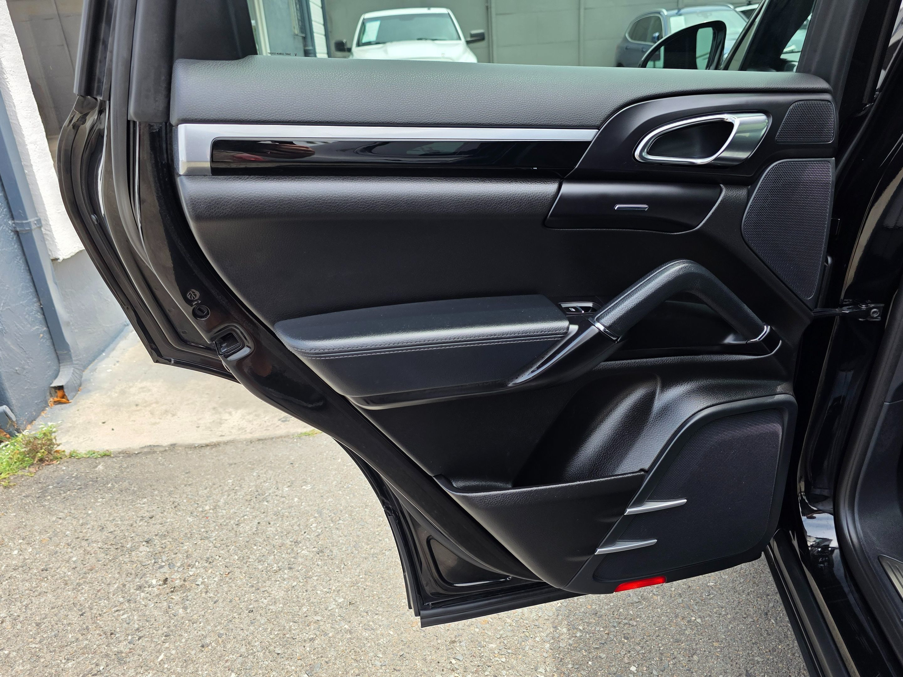 2016 Porsche Cayenne photo 30