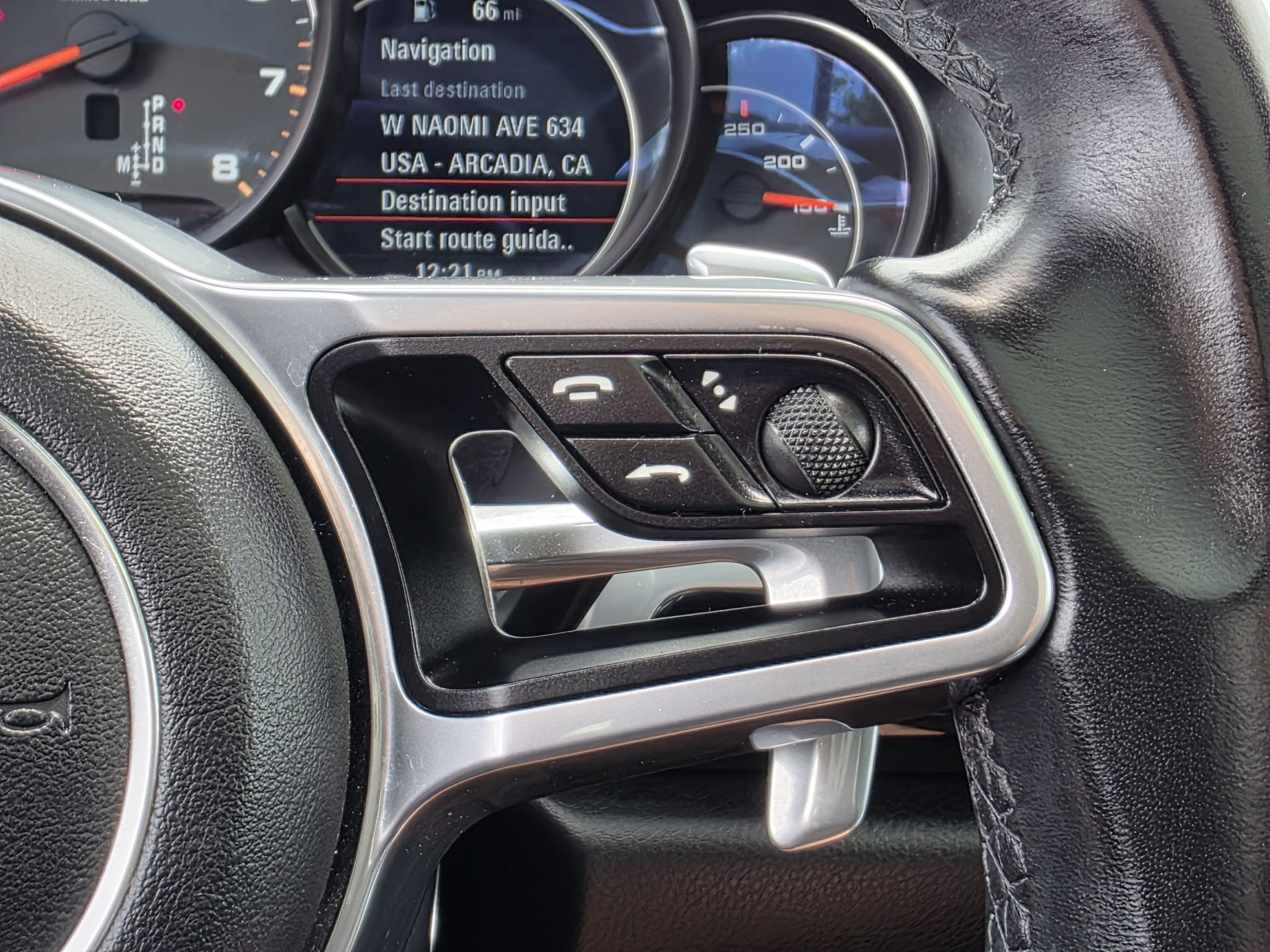 2016 Porsche Cayenne photo 36