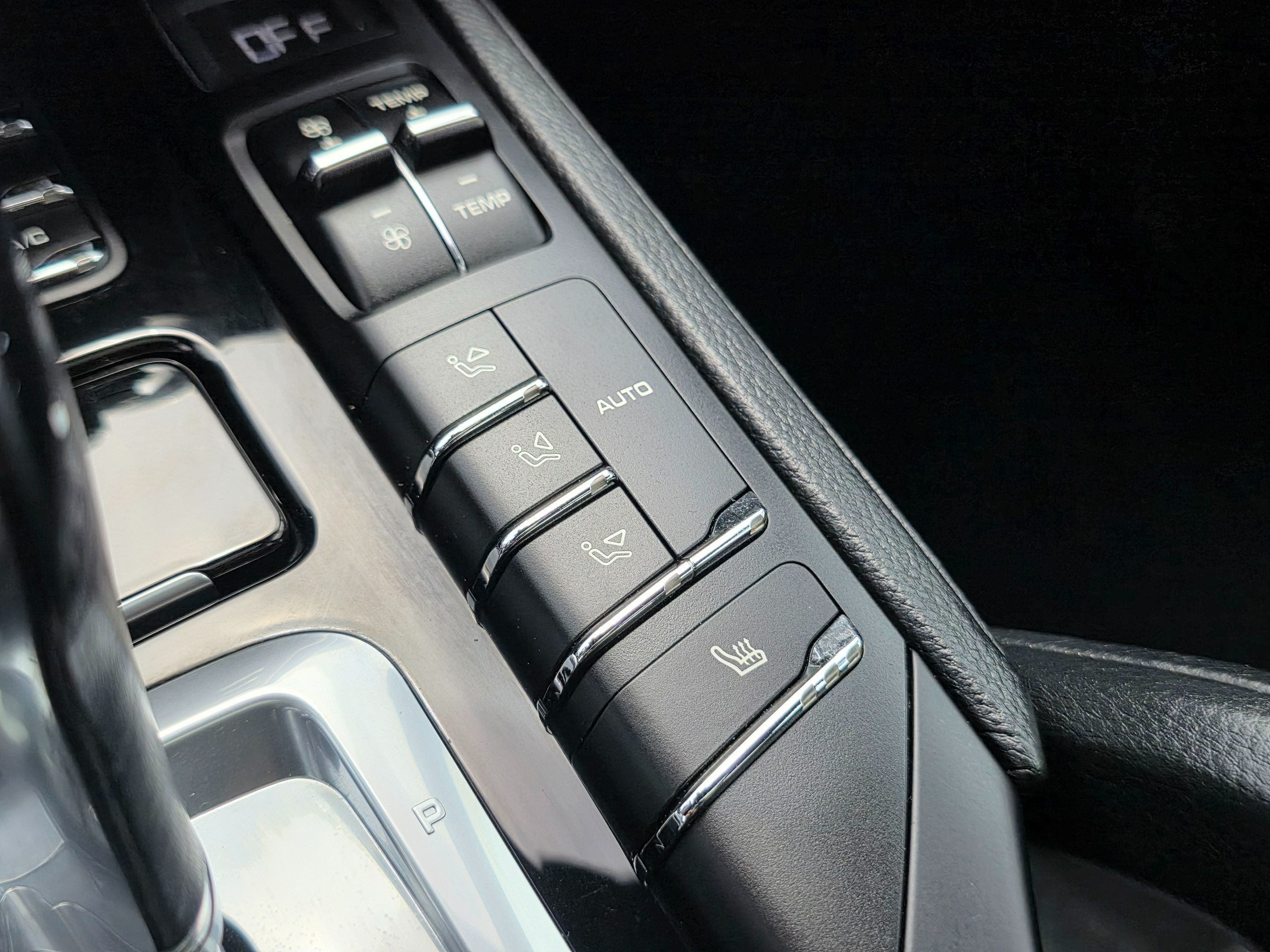 2016 Porsche Cayenne photo 42
