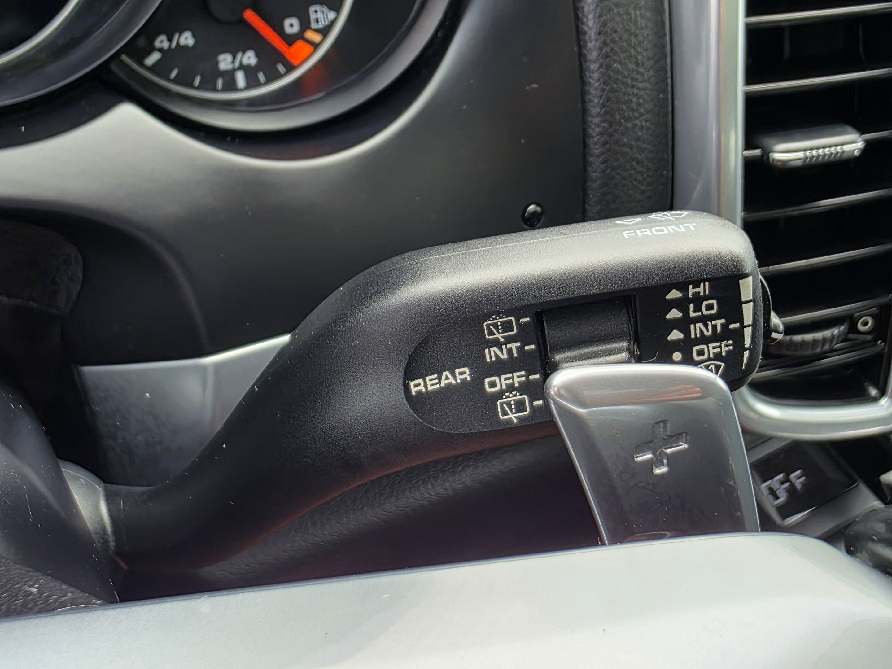 2016 Porsche Cayenne photo 47