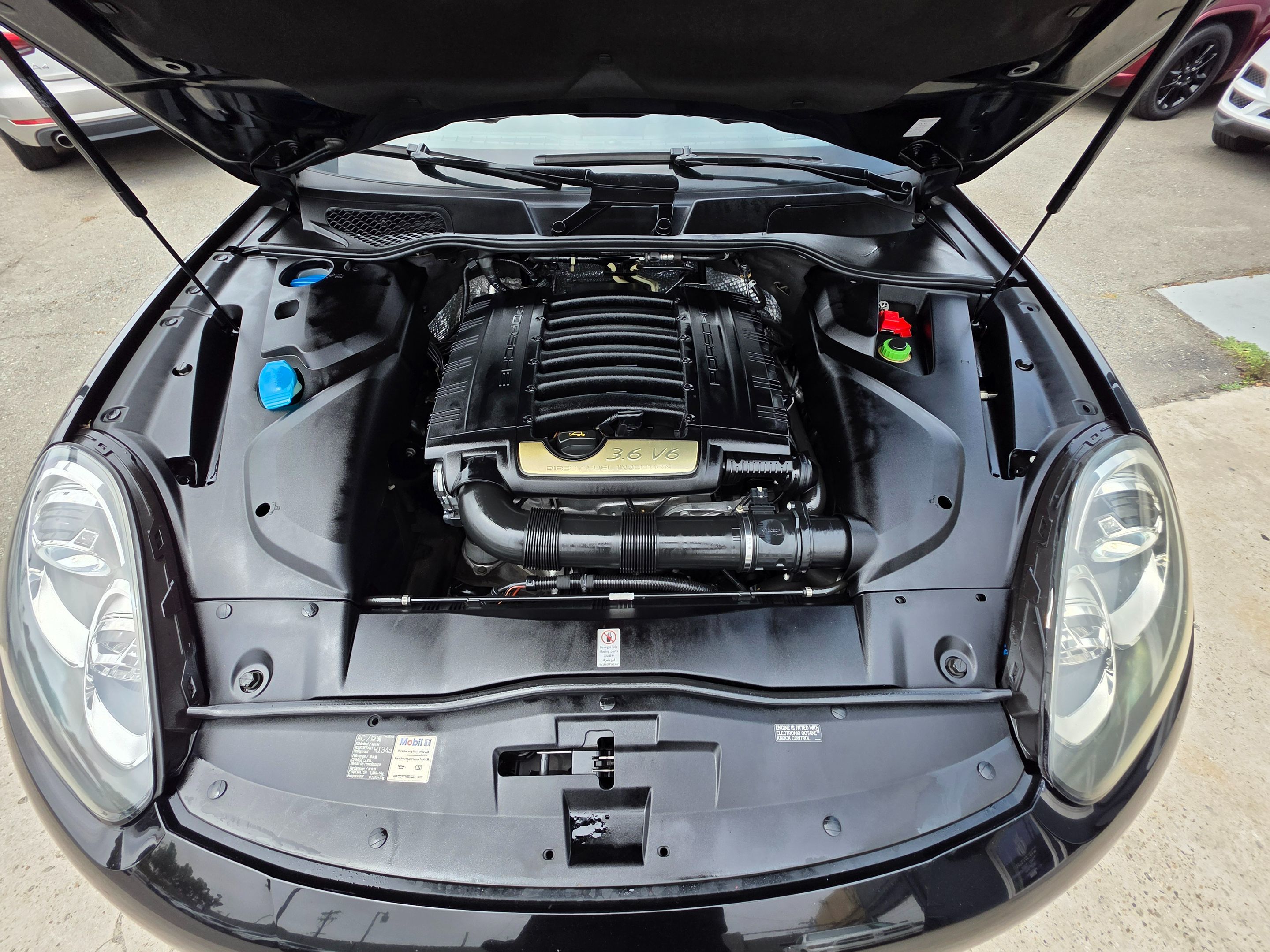 2016 Porsche Cayenne photo 50