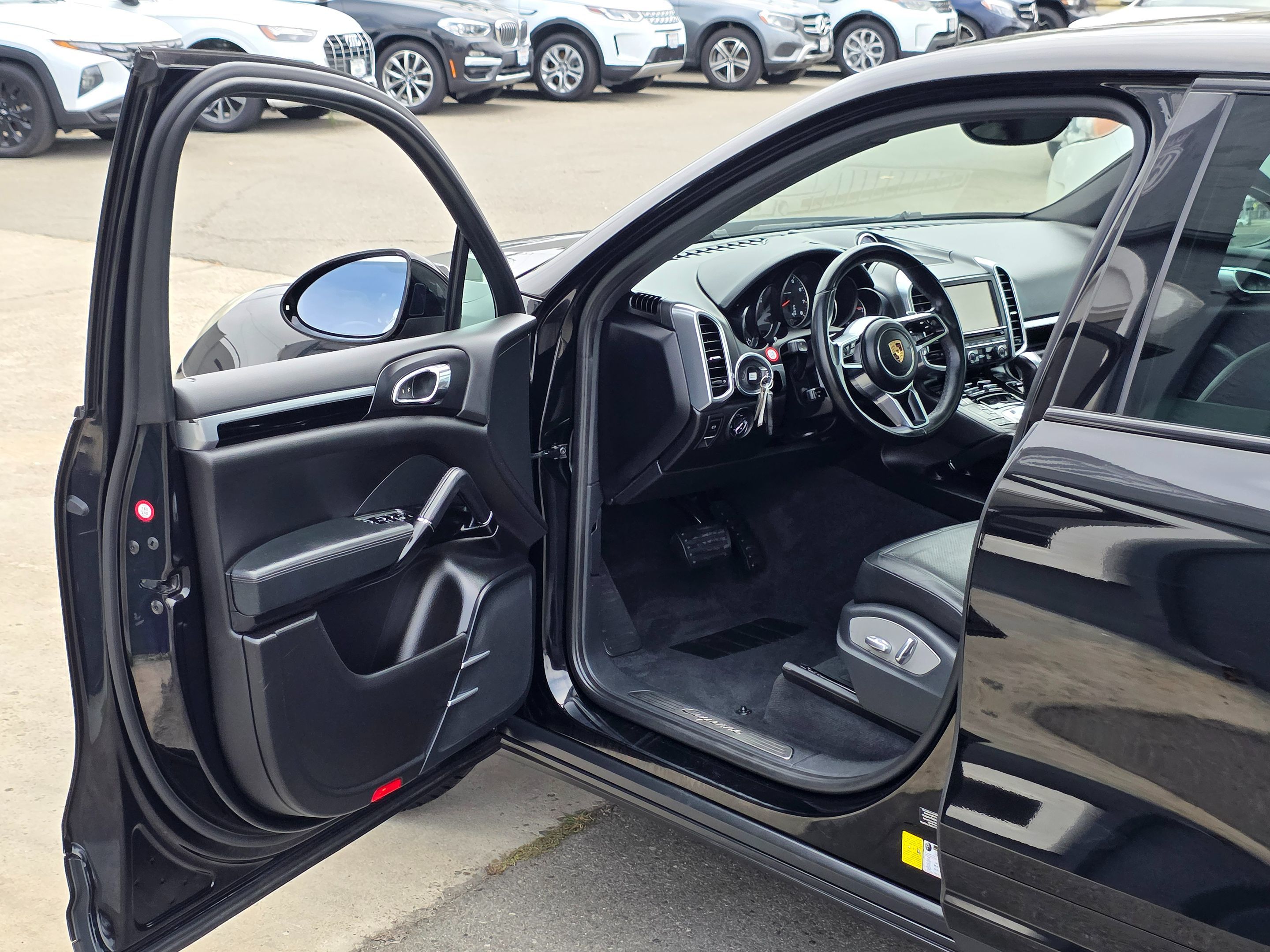 2016 Porsche Cayenne photo 51