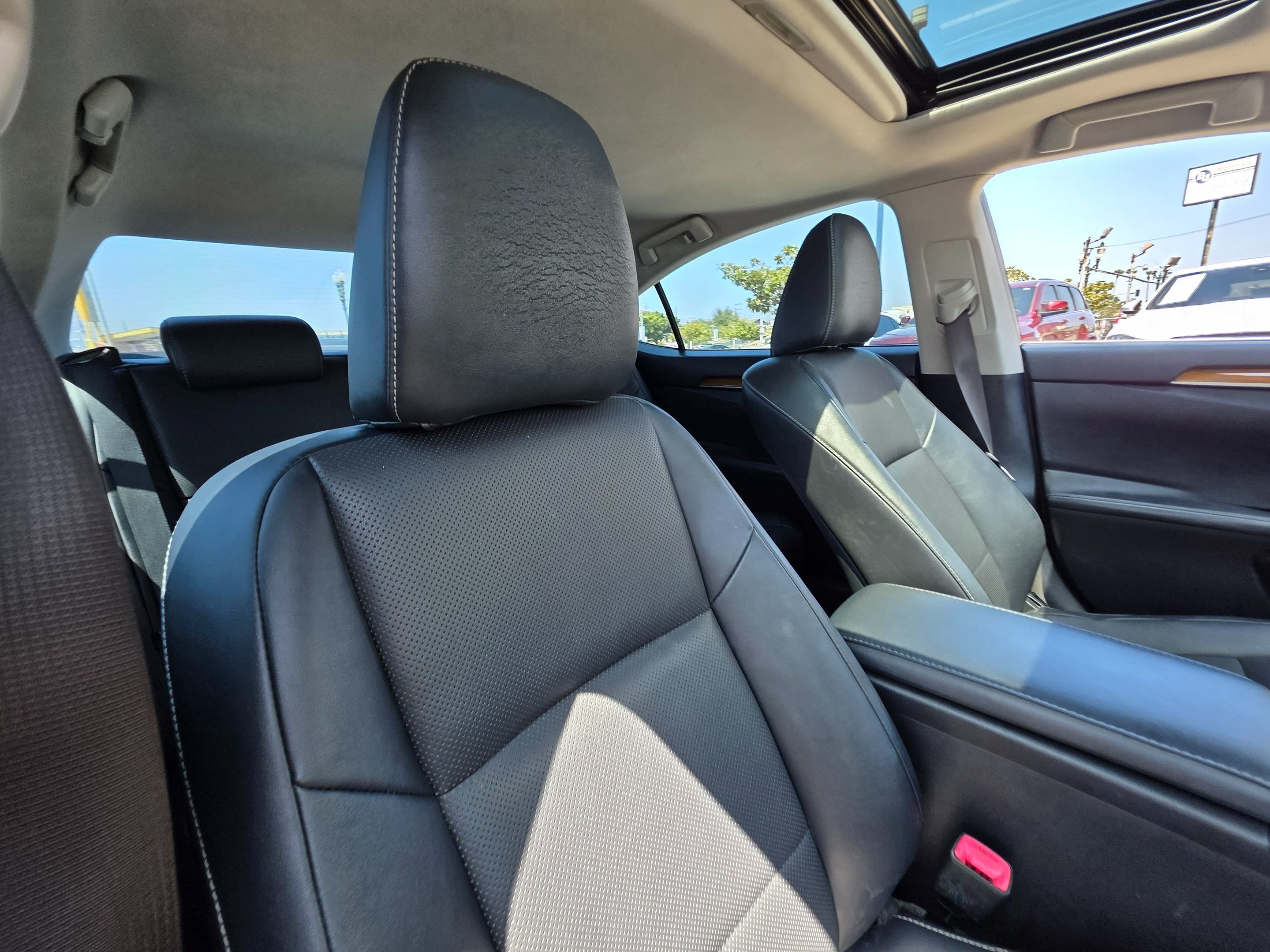 2015 Lexus ES 300h Premium photo 19