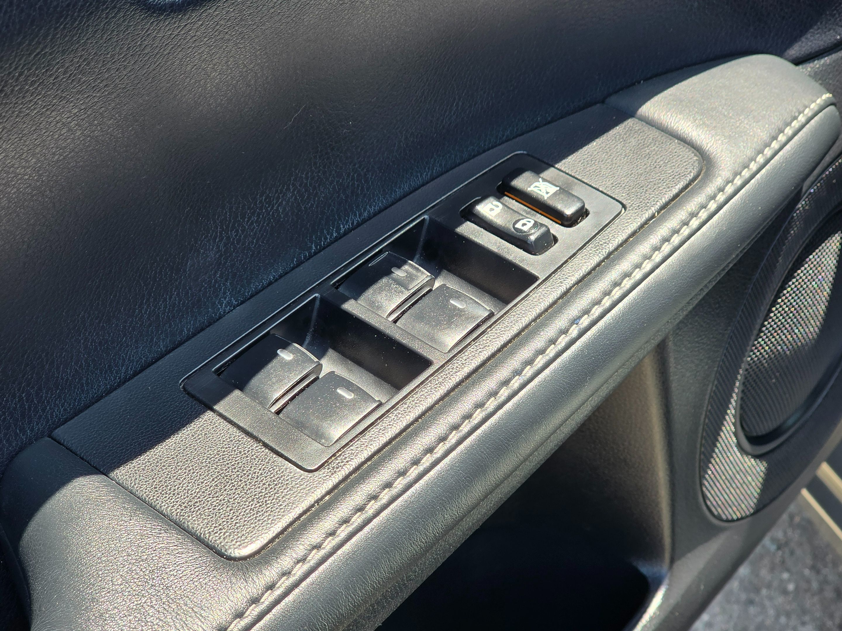 2015 Lexus ES 300h Premium photo 29