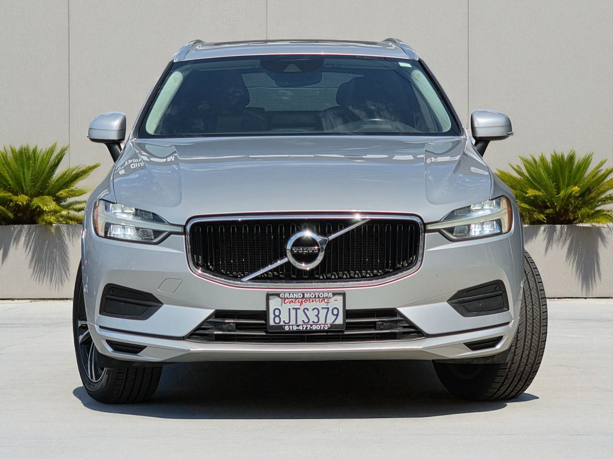 2019 Volvo XC60 Momentum photo 4