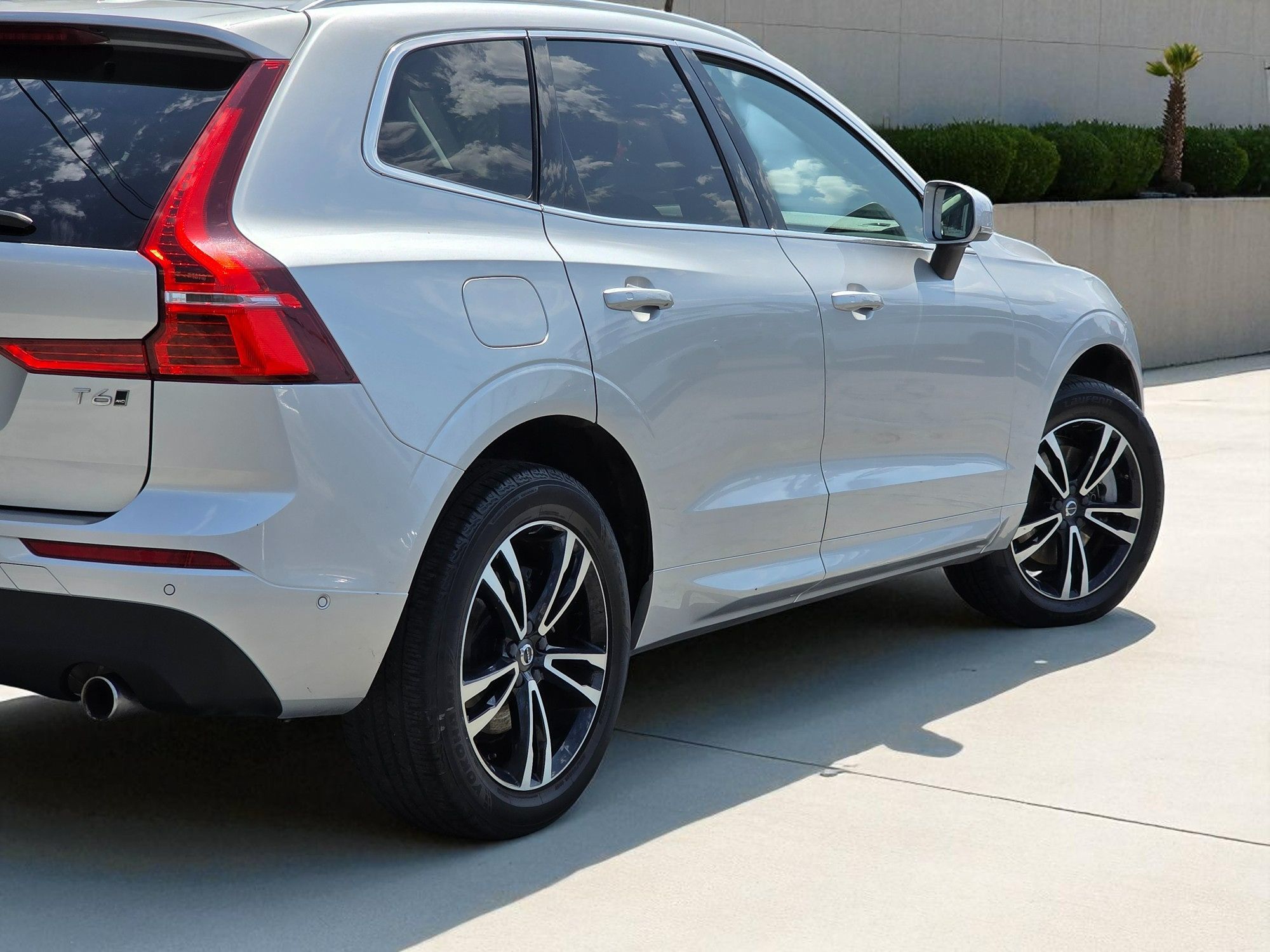 2019 Volvo XC60 Momentum photo 10