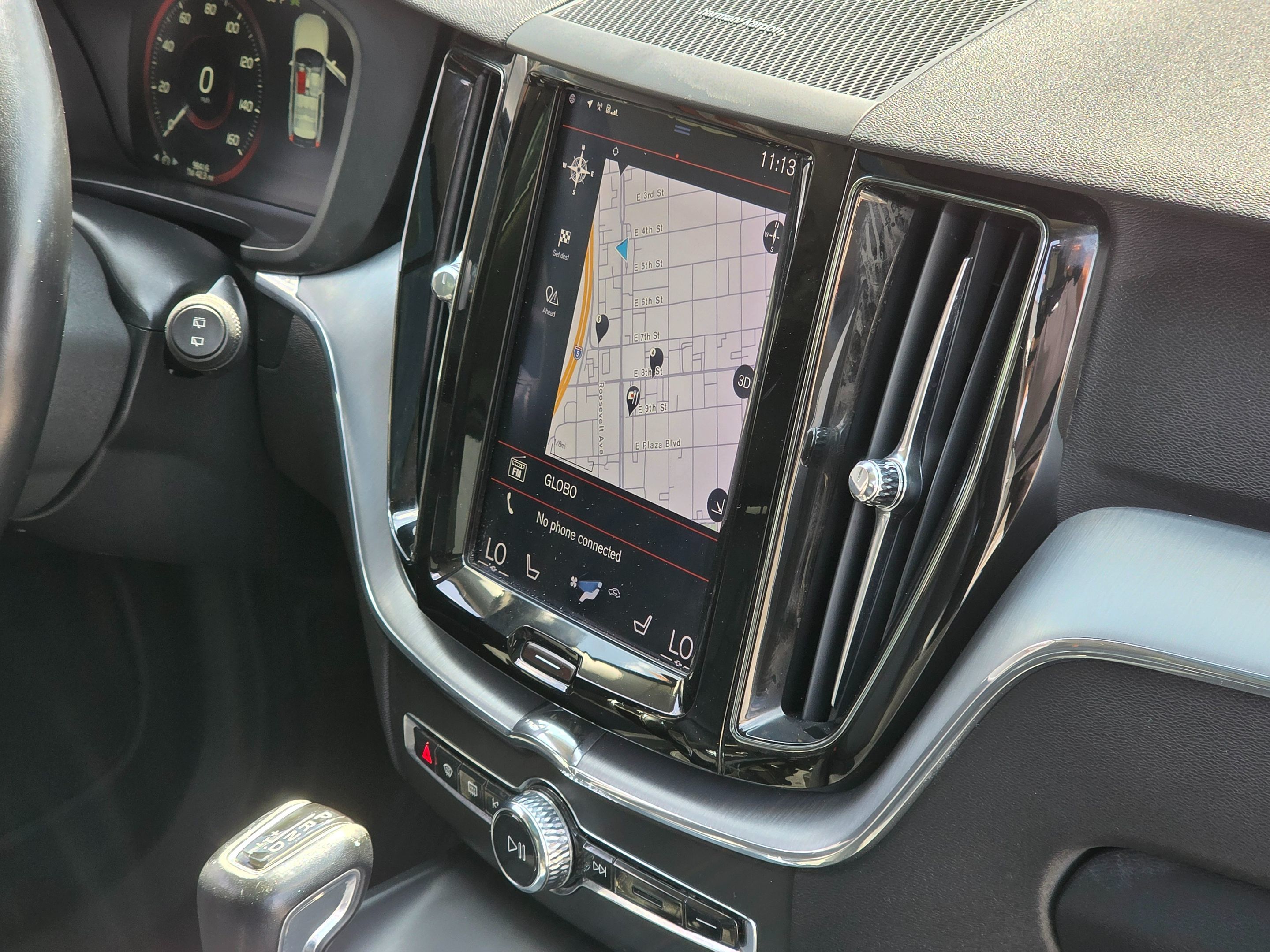 2019 Volvo XC60 Momentum photo 14