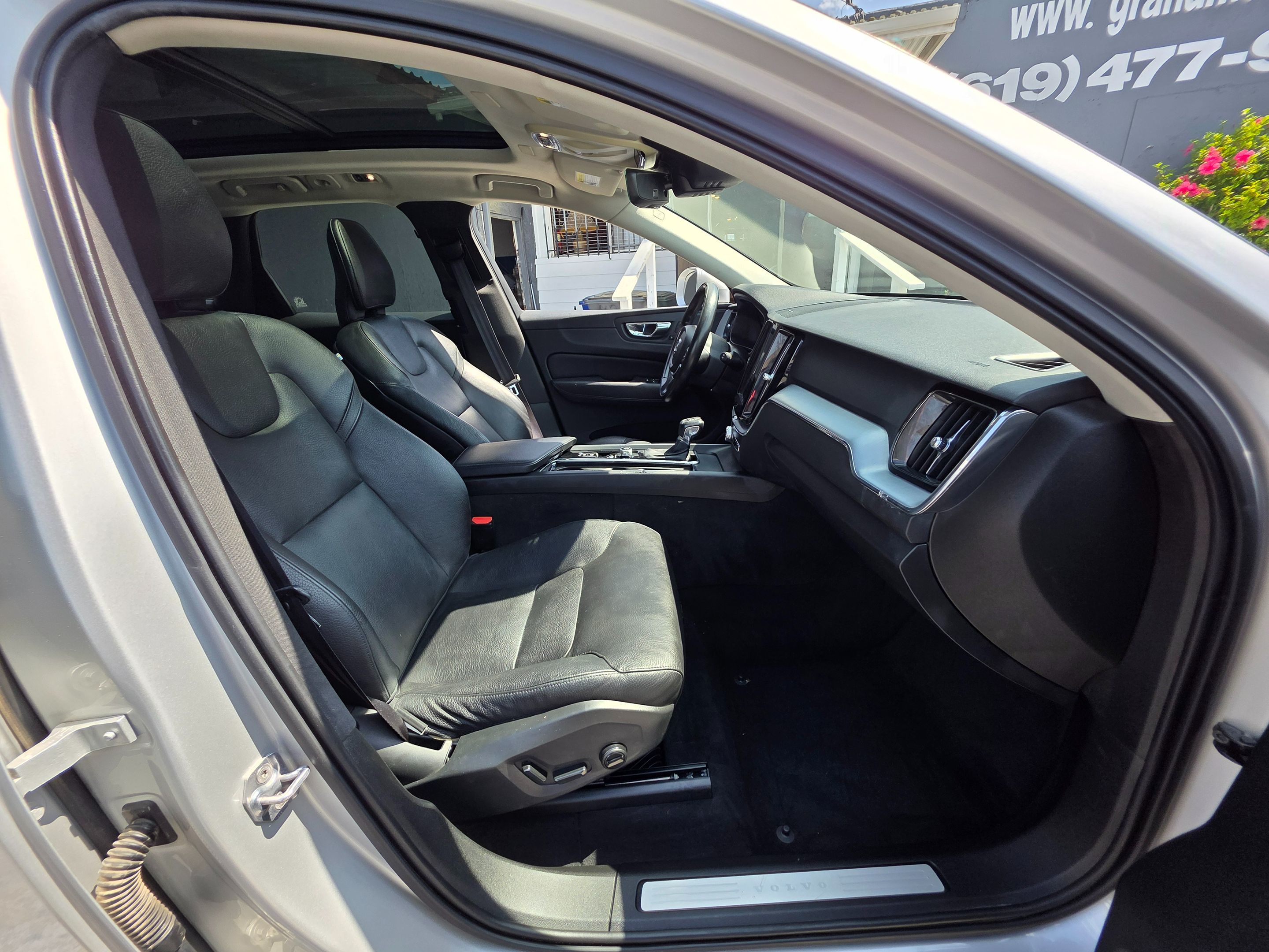 2019 Volvo XC60 Momentum - Photo 16