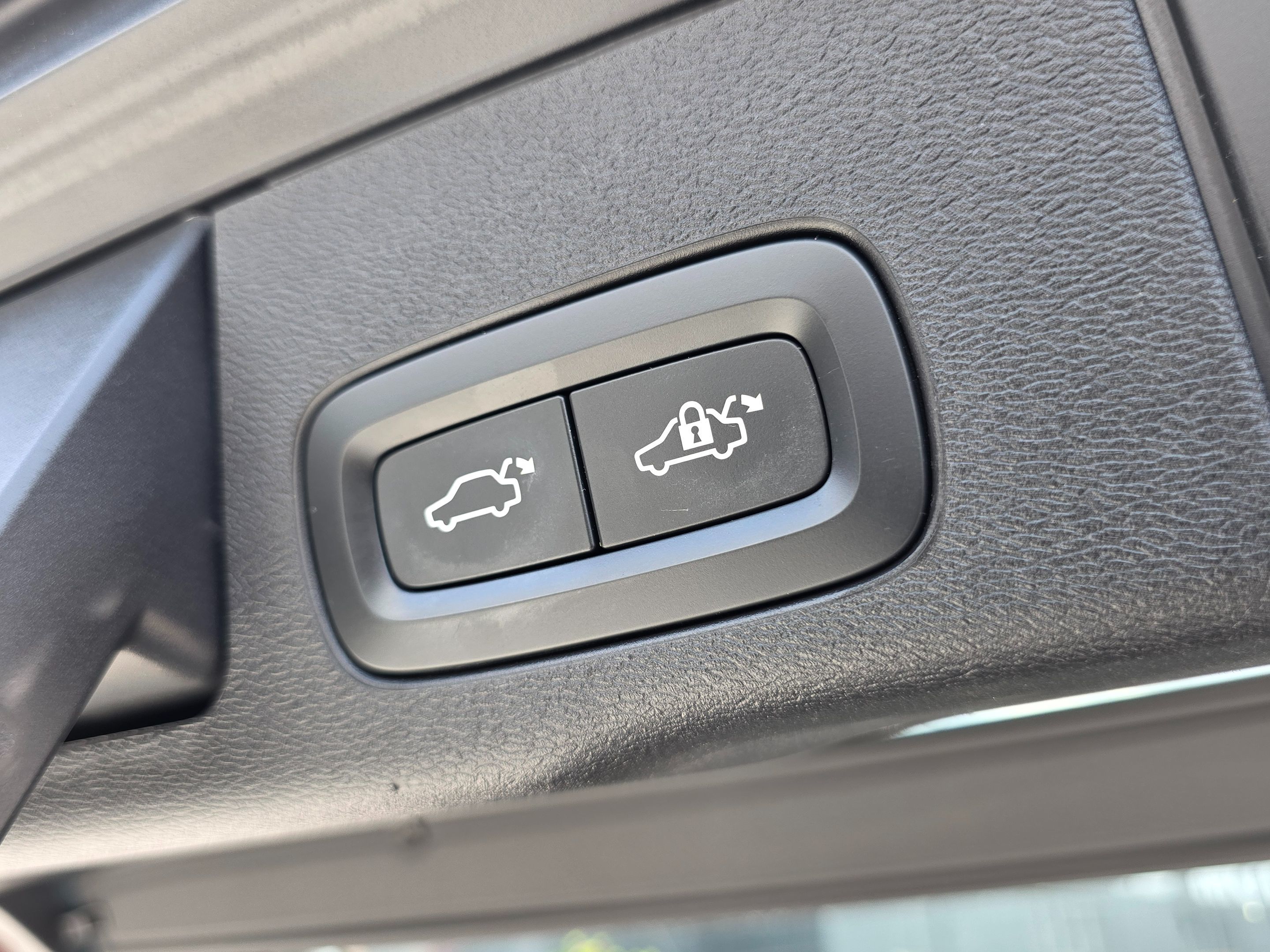 2019 Volvo XC60 Momentum photo 20