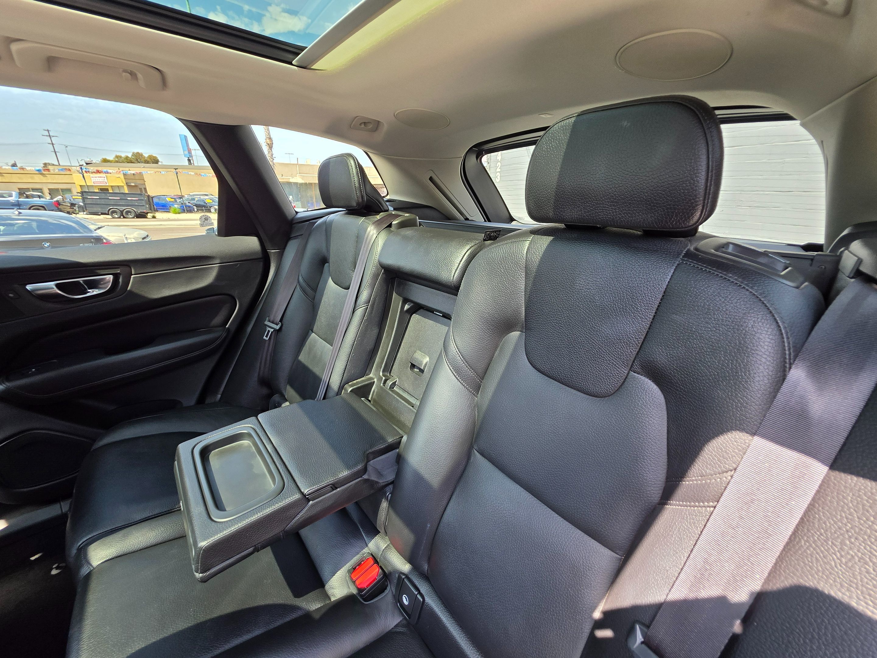 2019 Volvo XC60 Momentum photo 25