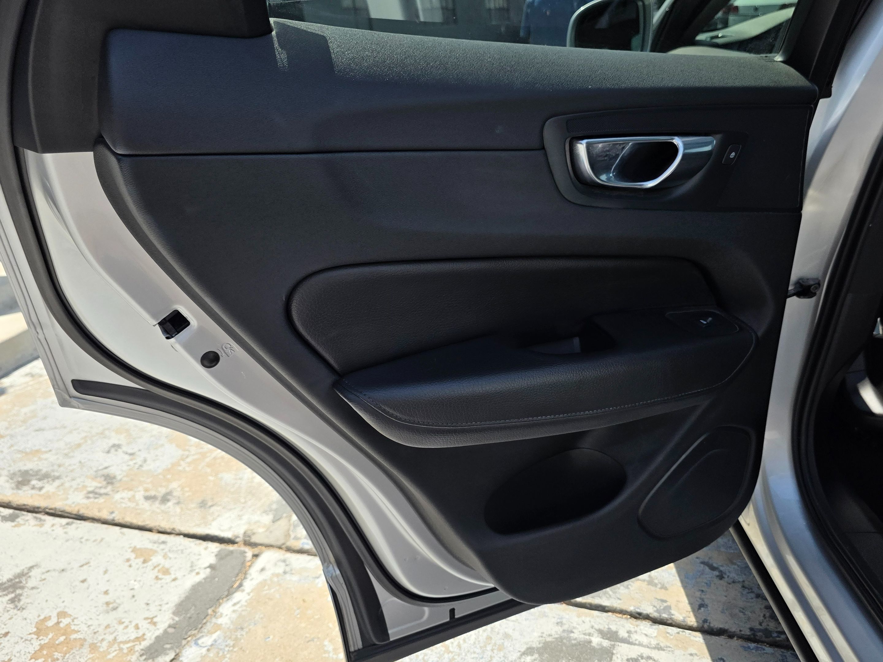 2019 Volvo XC60 Momentum photo 27