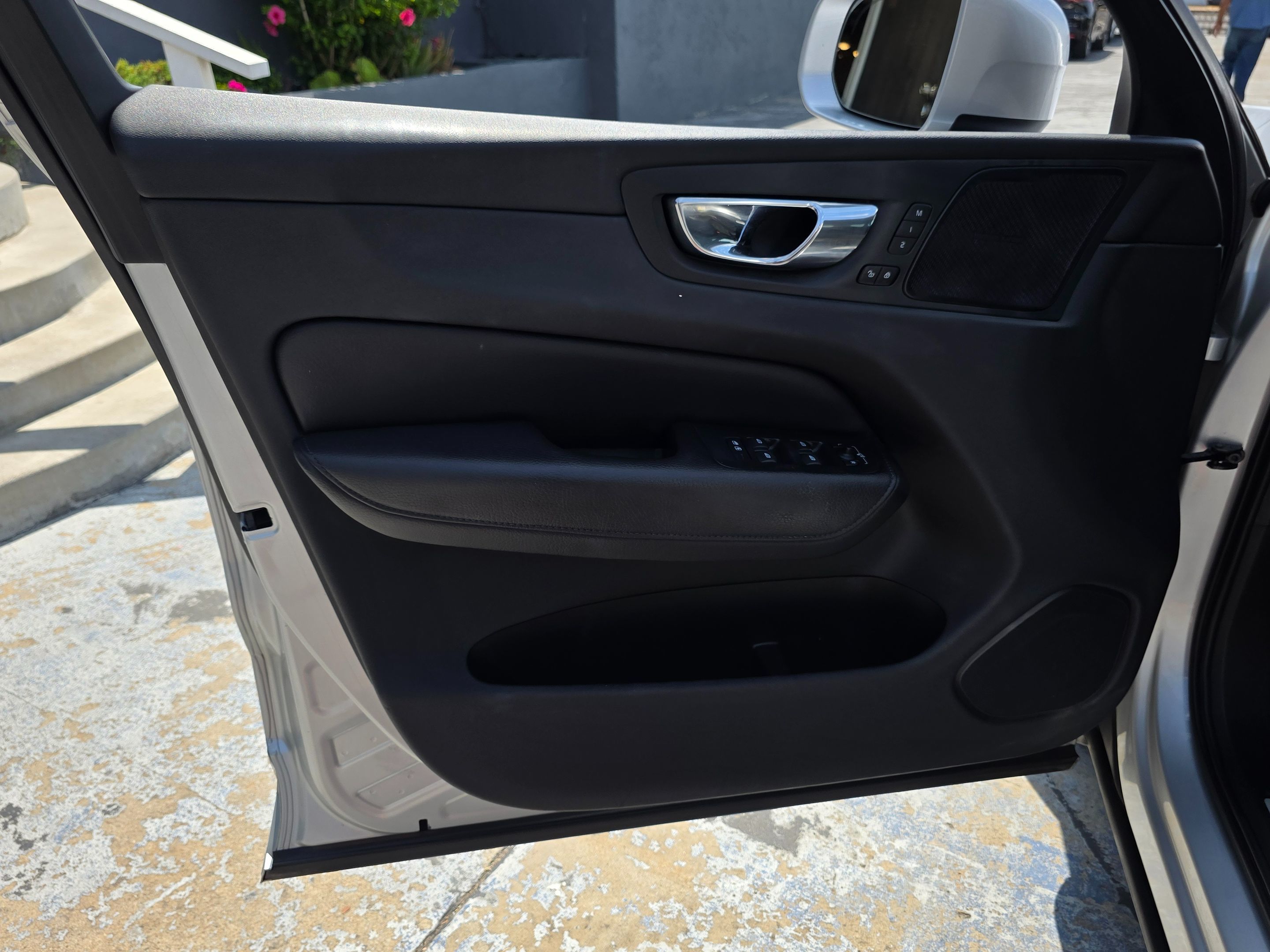 2019 Volvo XC60 Momentum - Photo 28