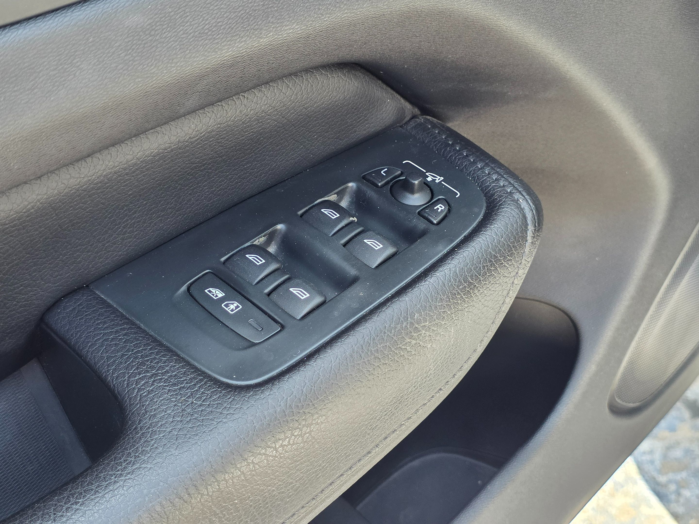 2019 Volvo XC60 Momentum photo 28