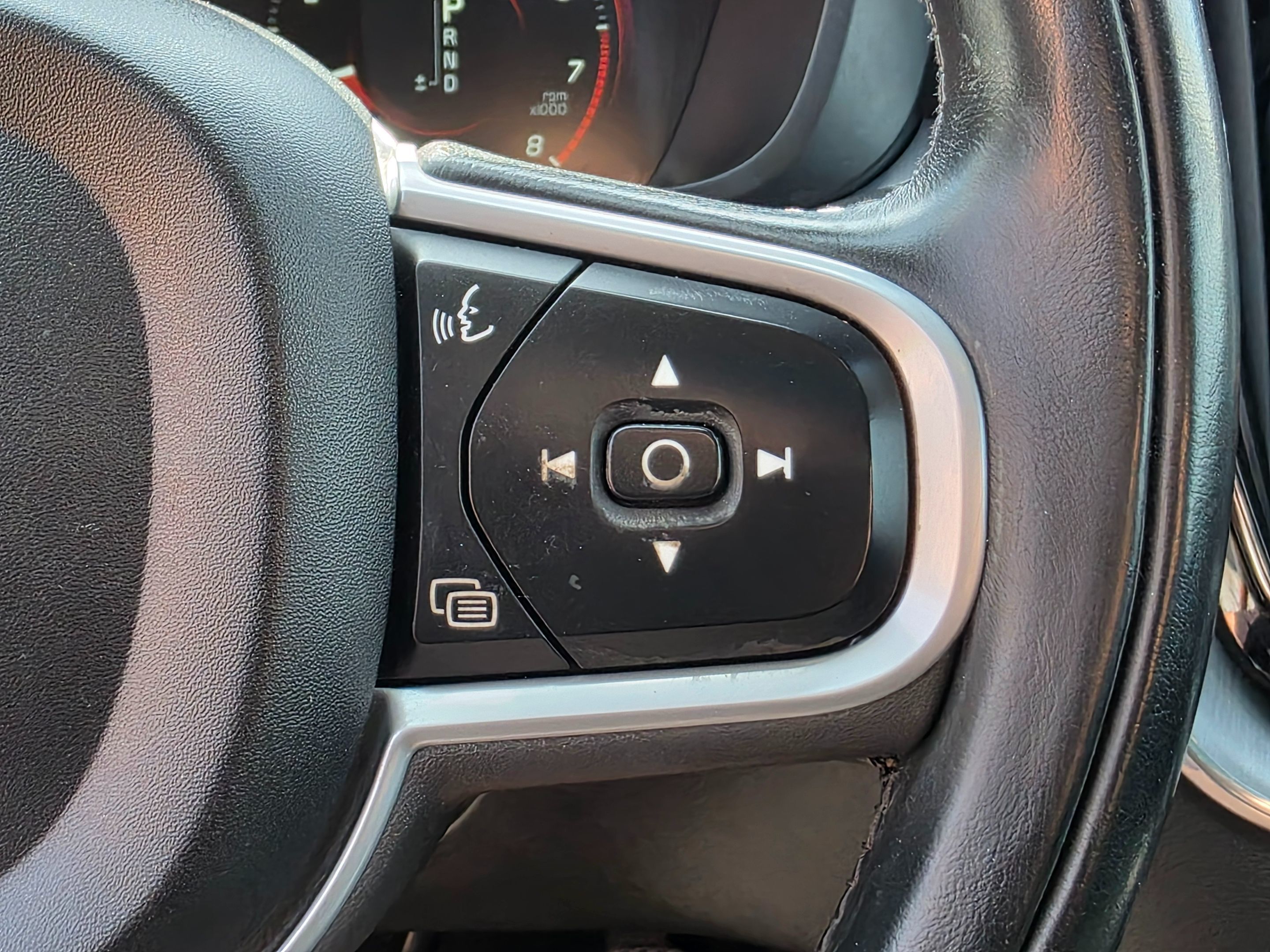 2019 Volvo XC60 Momentum photo 33