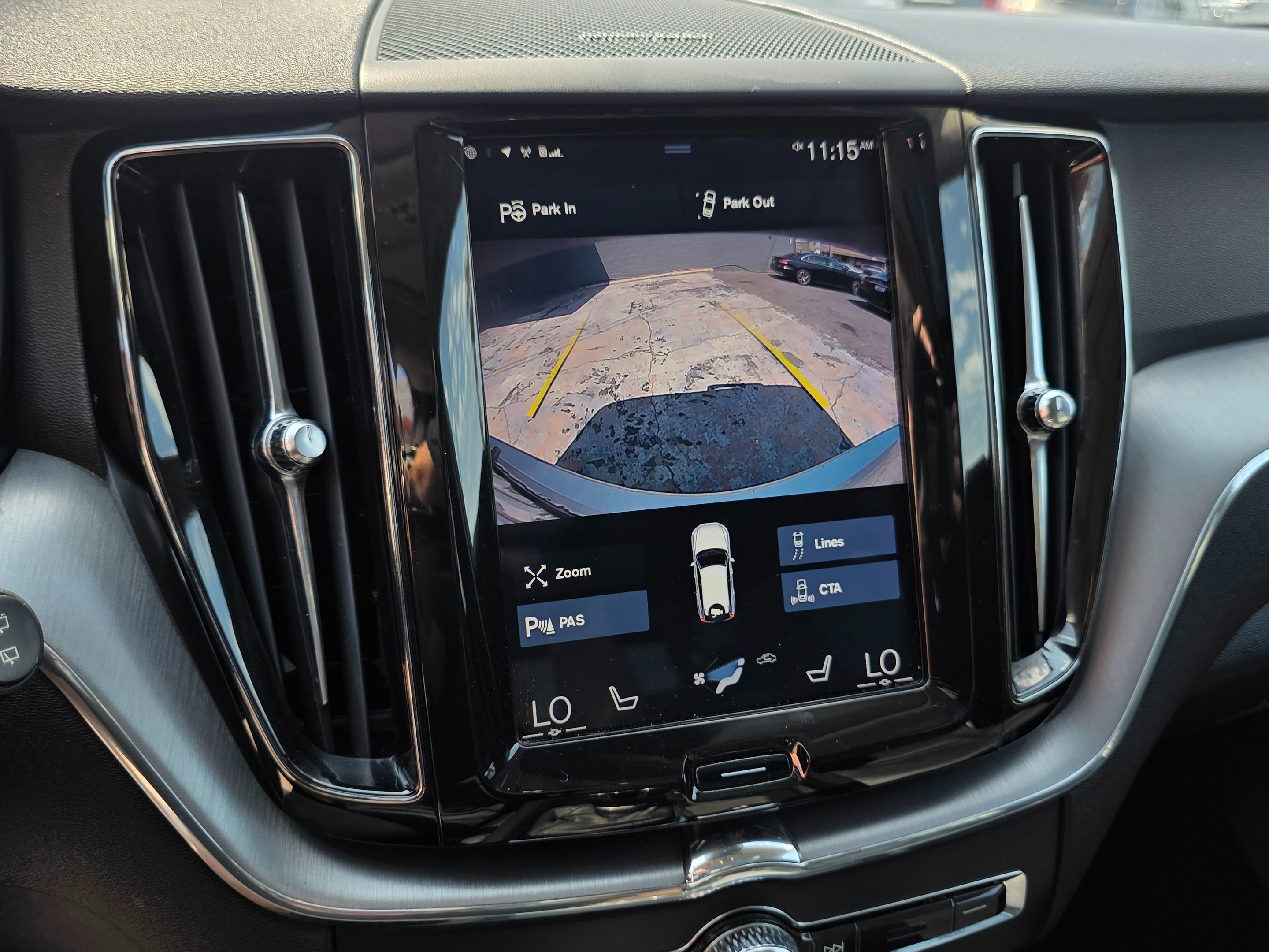 2019 Volvo XC60 Momentum photo 35