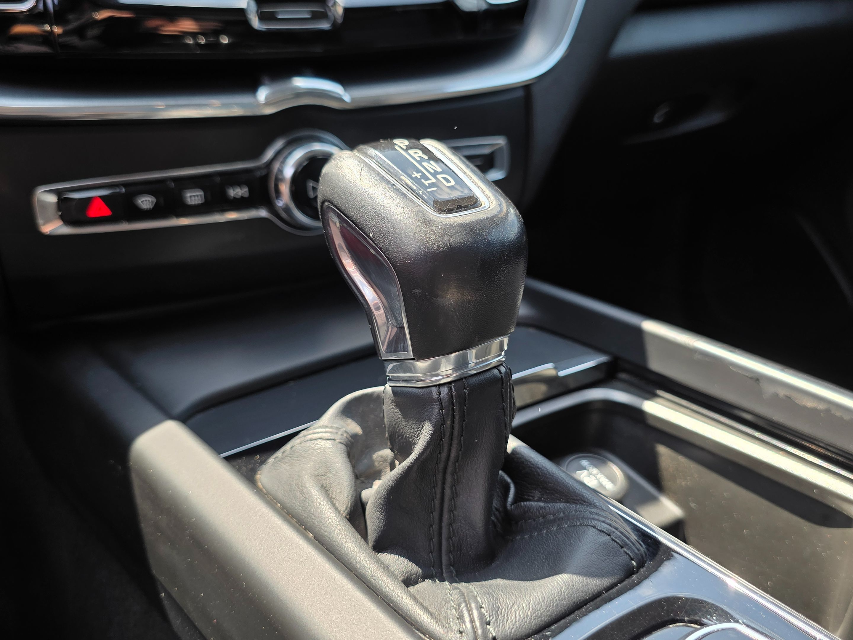 2019 Volvo XC60 Momentum photo 37