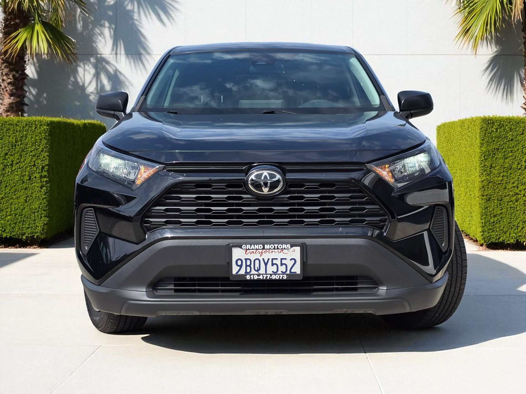 2022 Toyota RAV4 LE photo 5