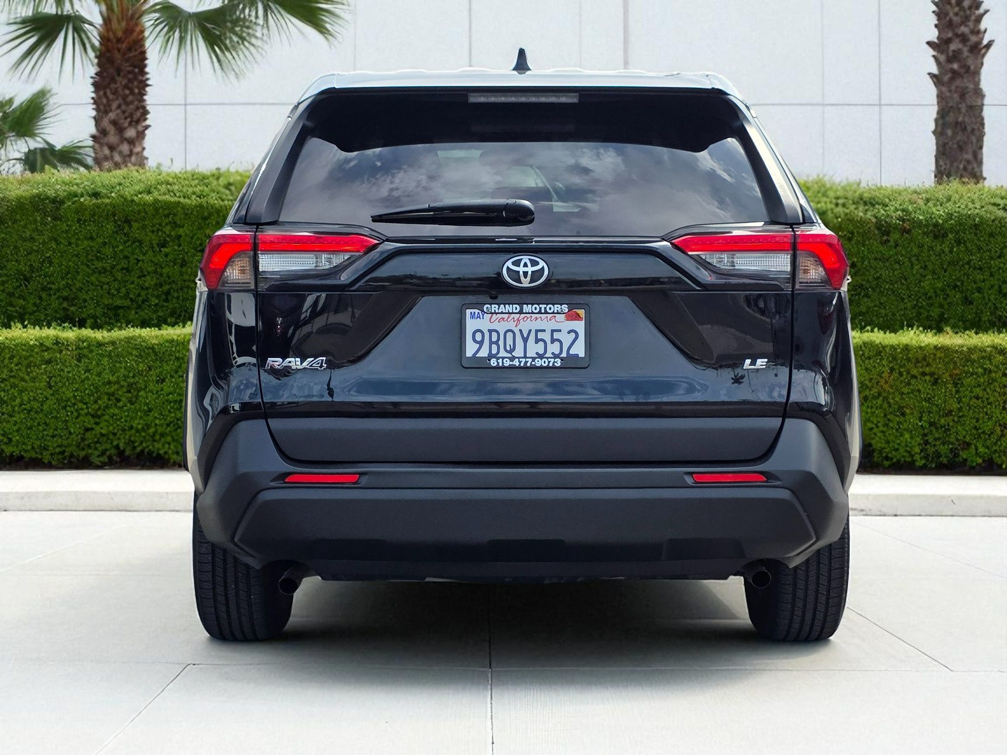2022 Toyota RAV4 LE photo 8