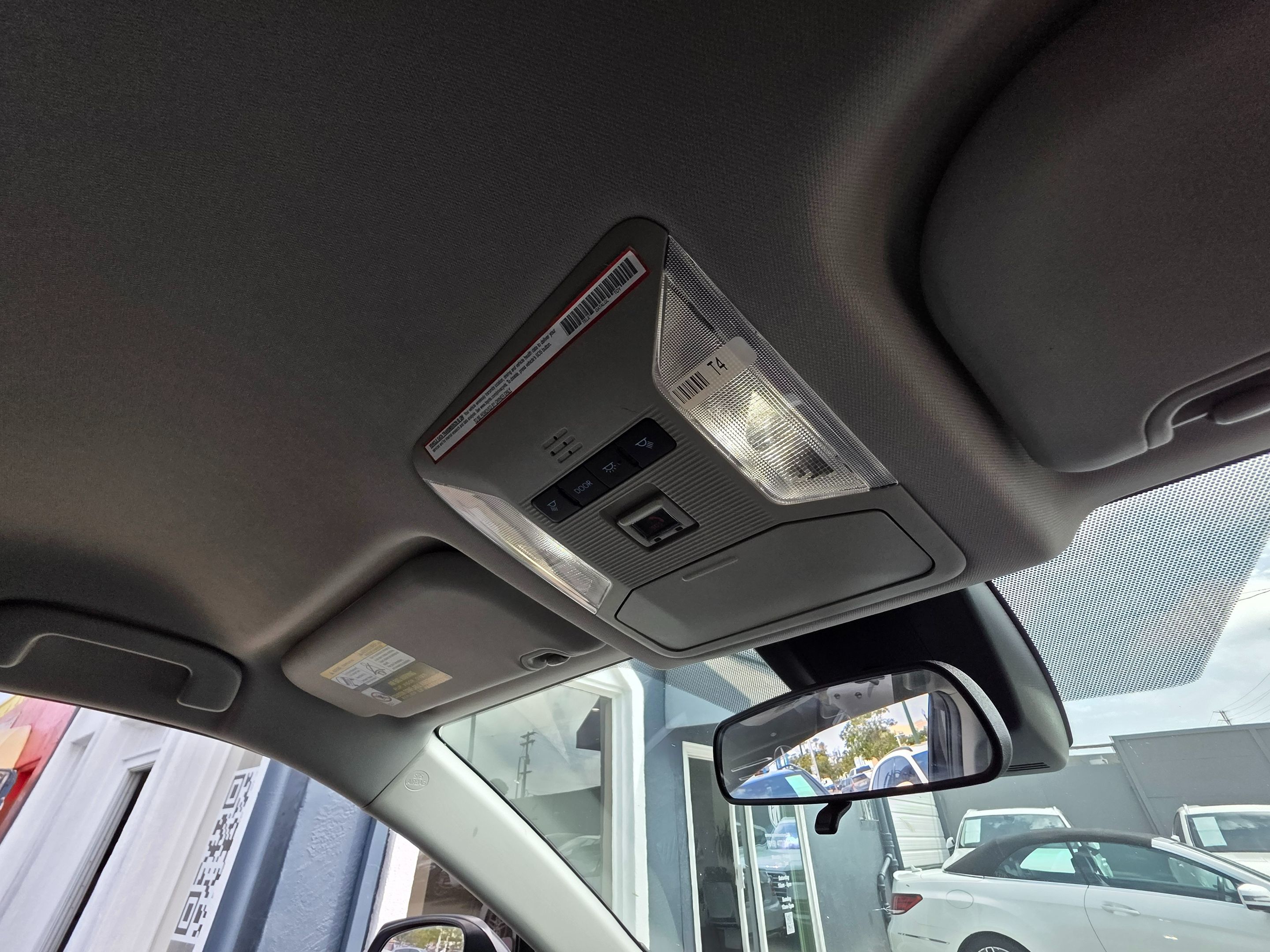 2022 Toyota RAV4 LE photo 17