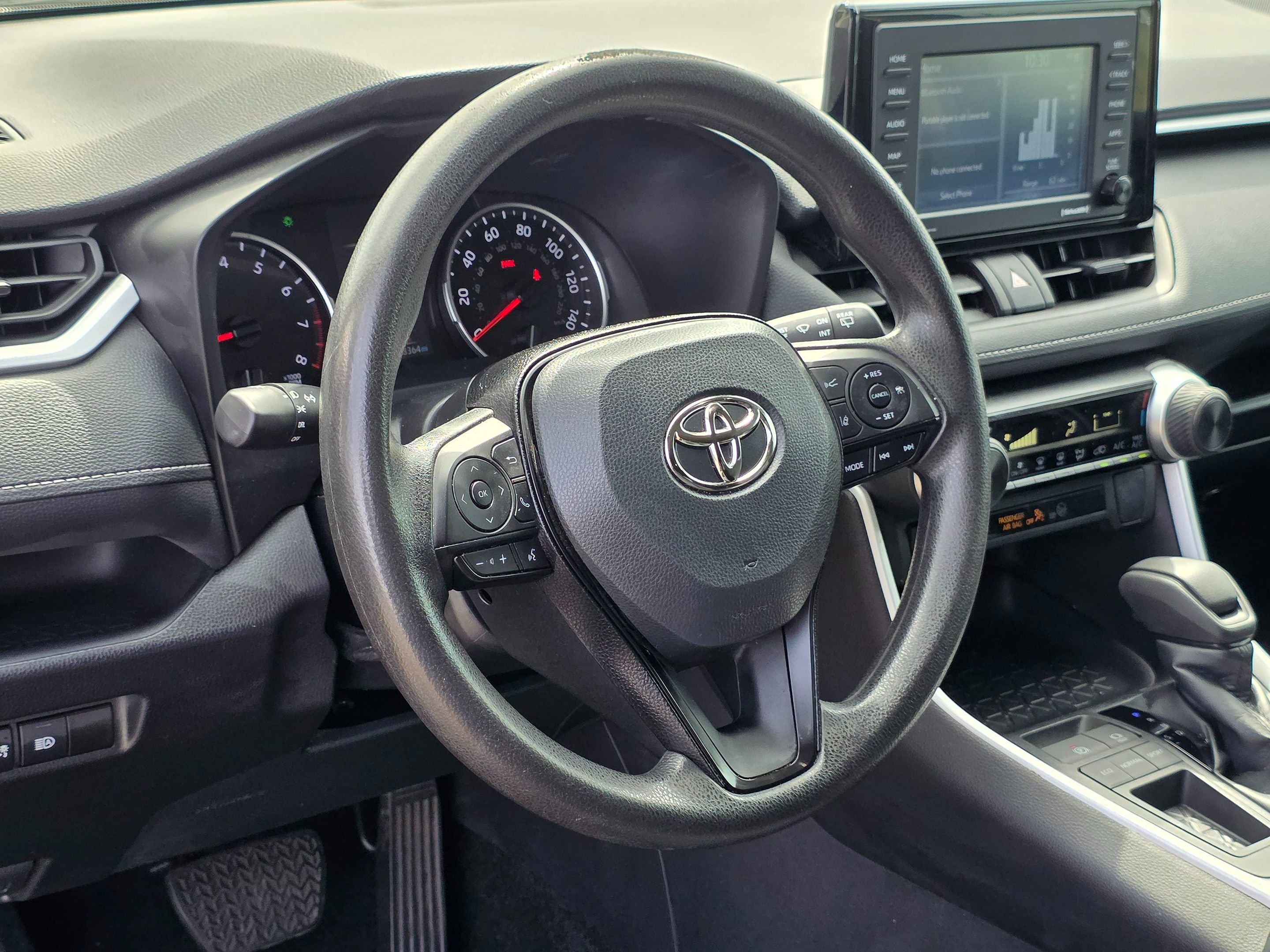 2022 Toyota RAV4 LE photo 19