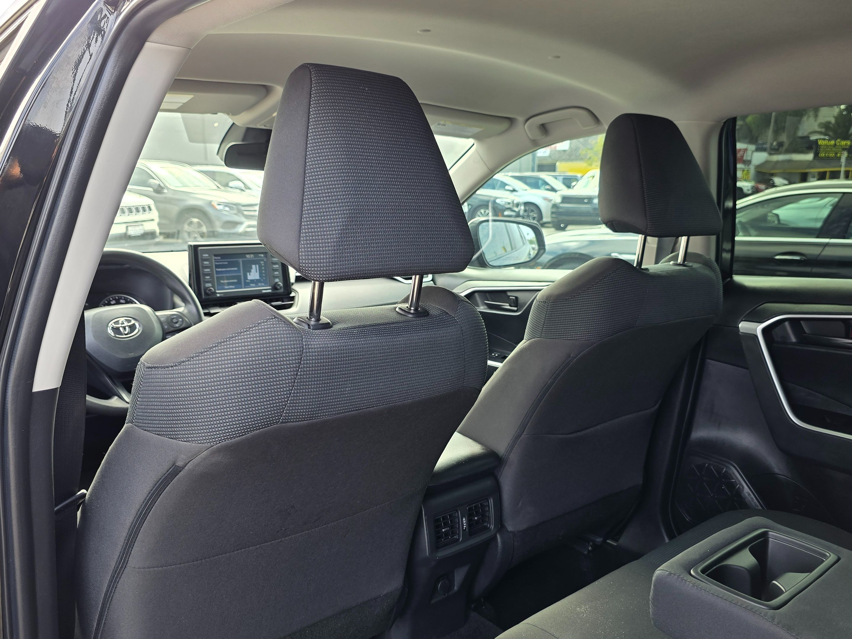 2022 Toyota RAV4 LE photo 24