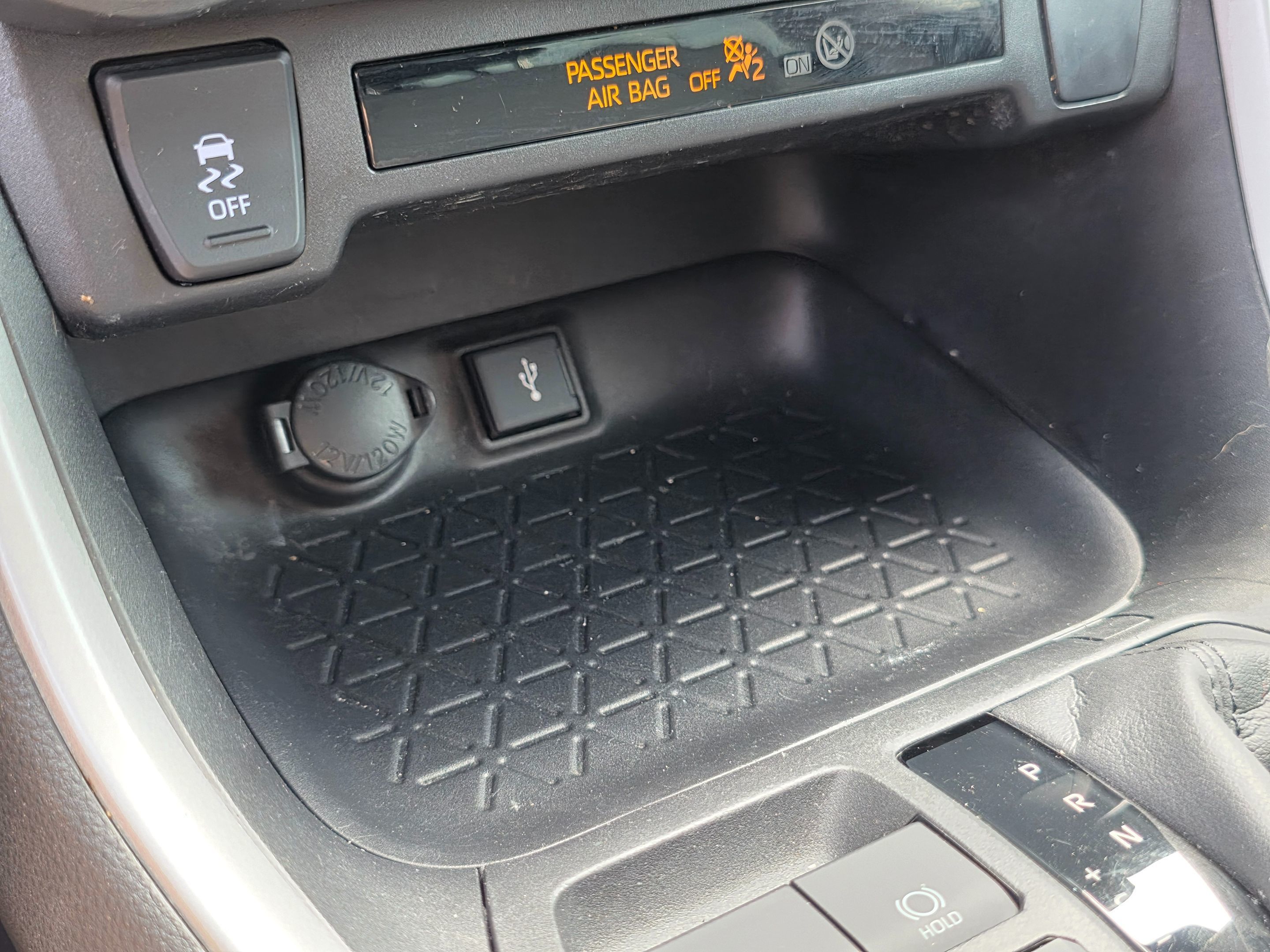 2022 Toyota RAV4 LE photo 34