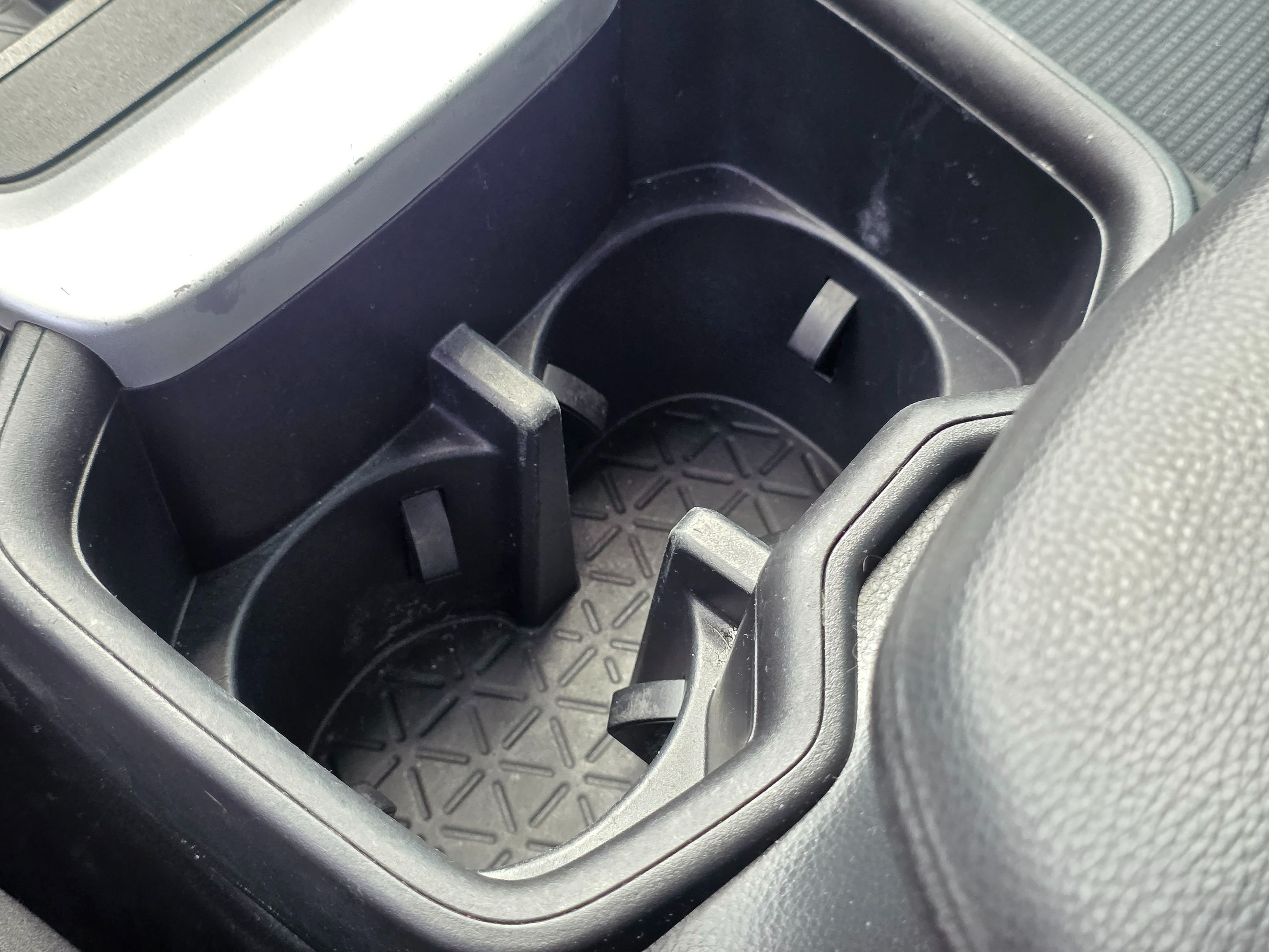 2022 Toyota RAV4 LE photo 36