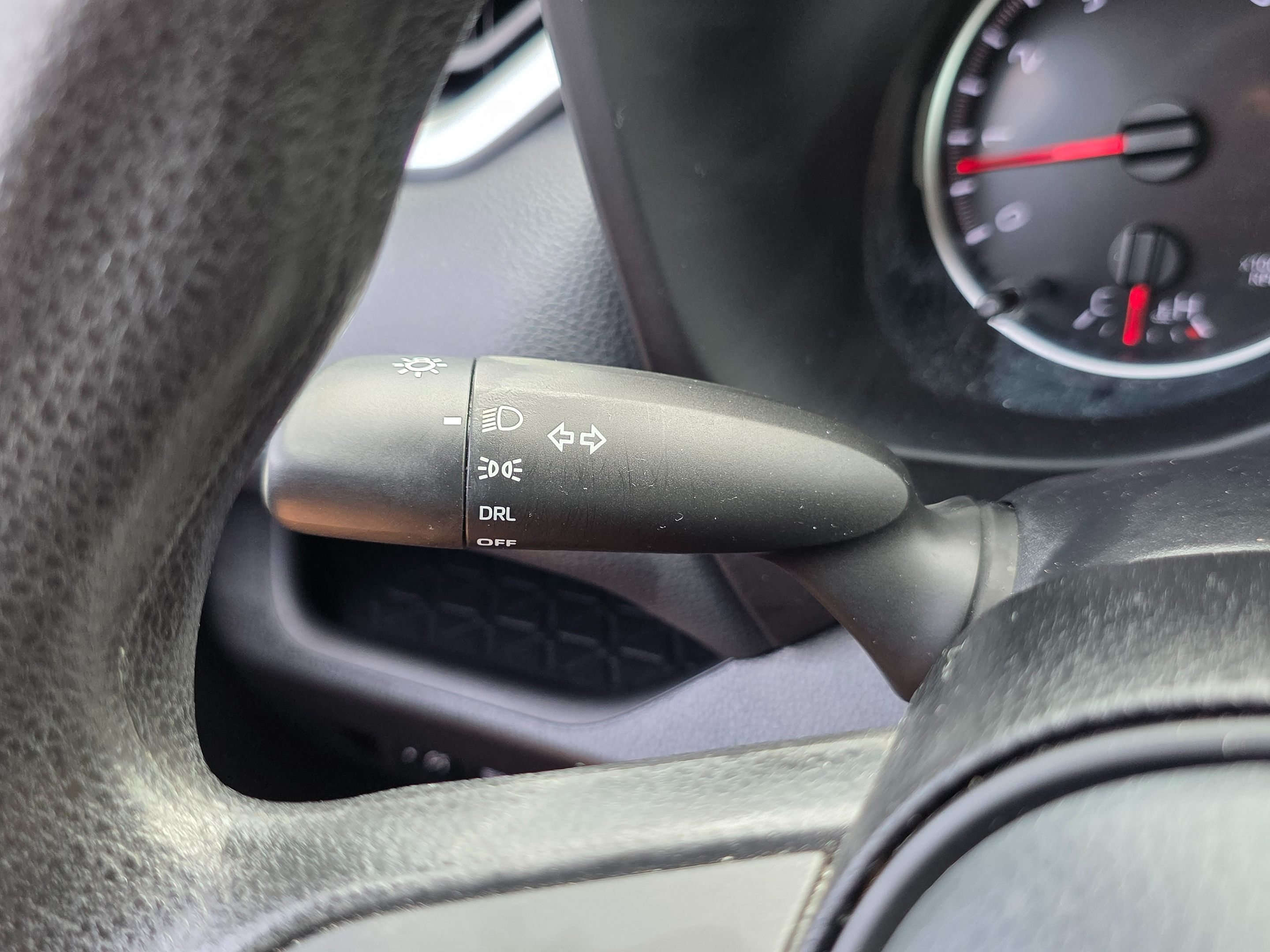 2022 Toyota RAV4 LE photo 39
